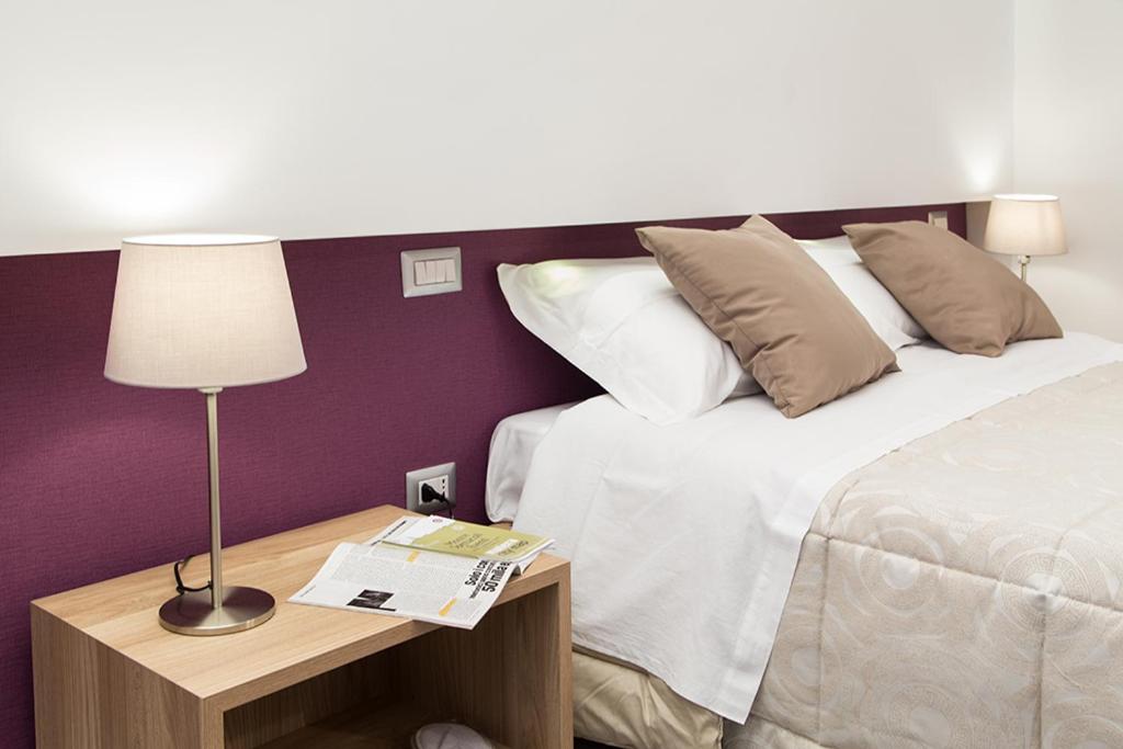 Deluxe Room - Photo 12