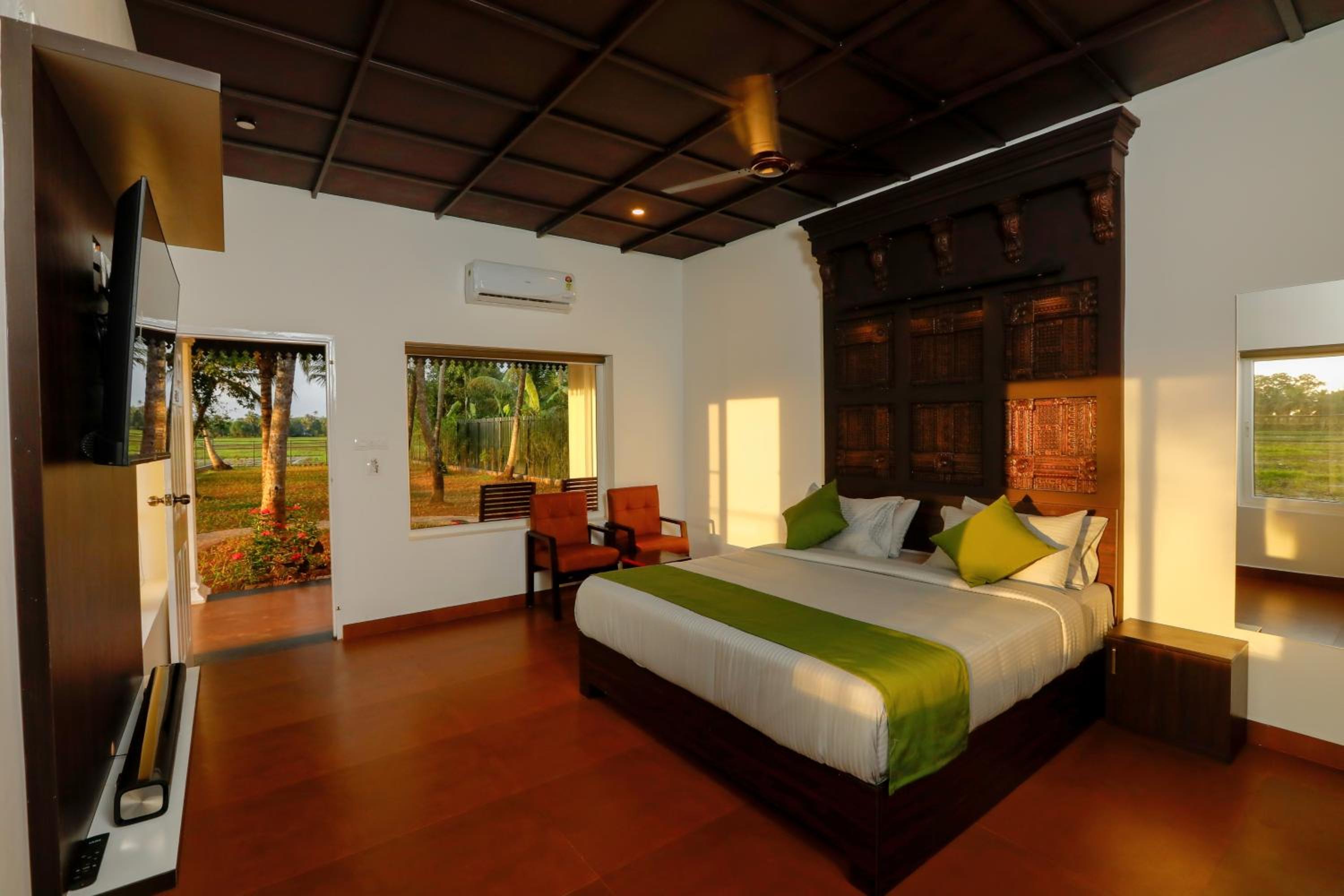 Superior room with Paddy field view photo 1