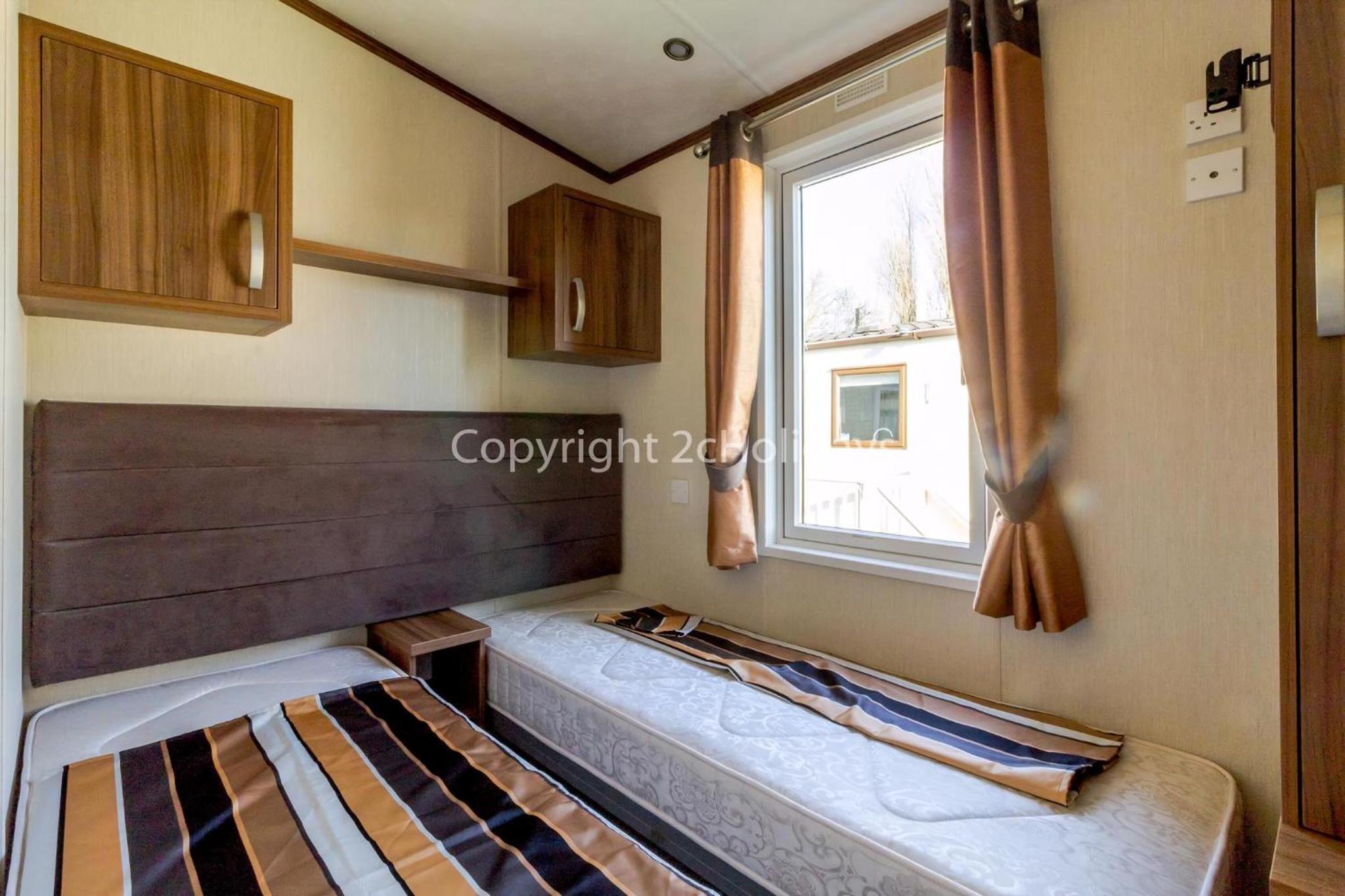 Mobile Home photo 3