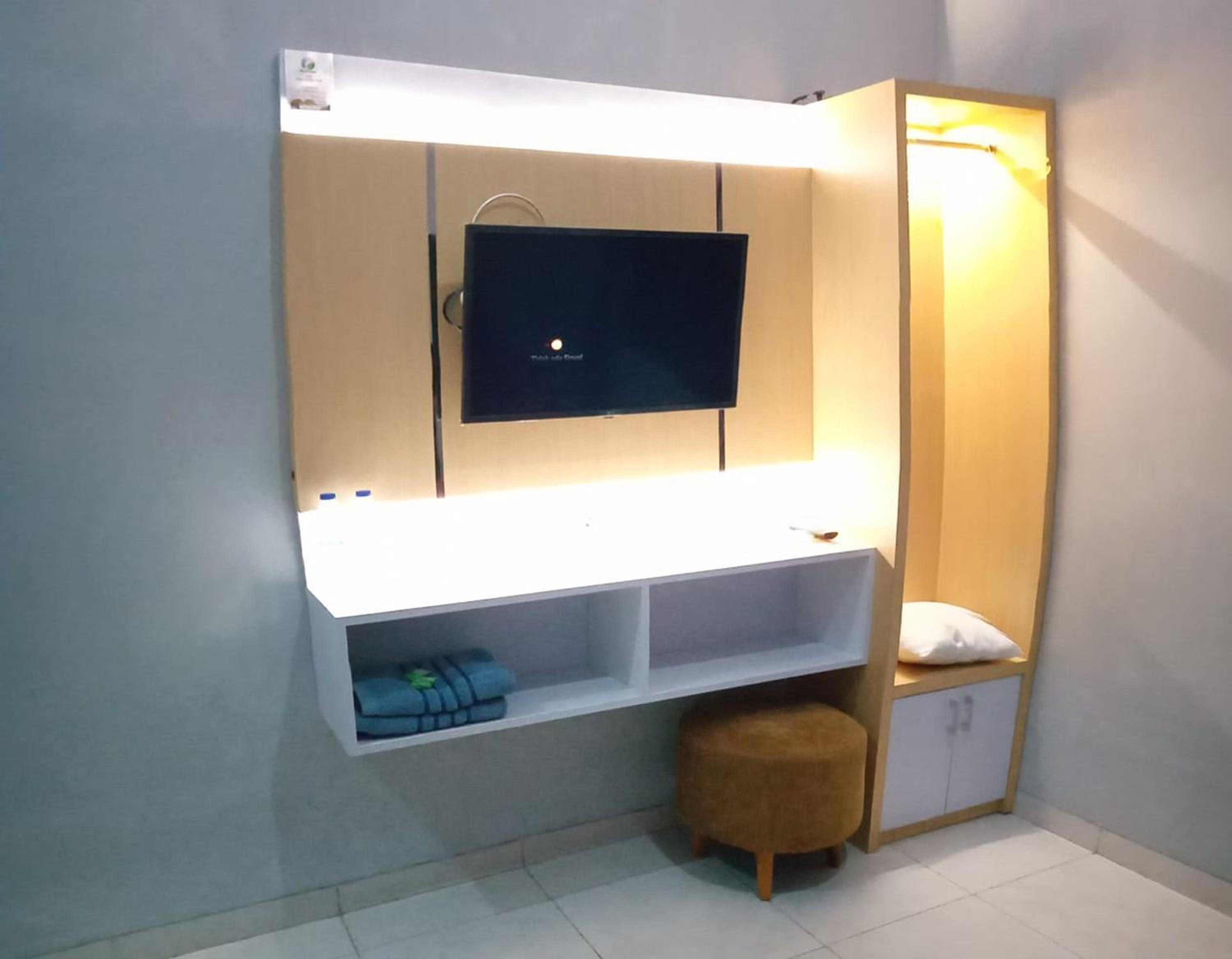 Standard Queen Room