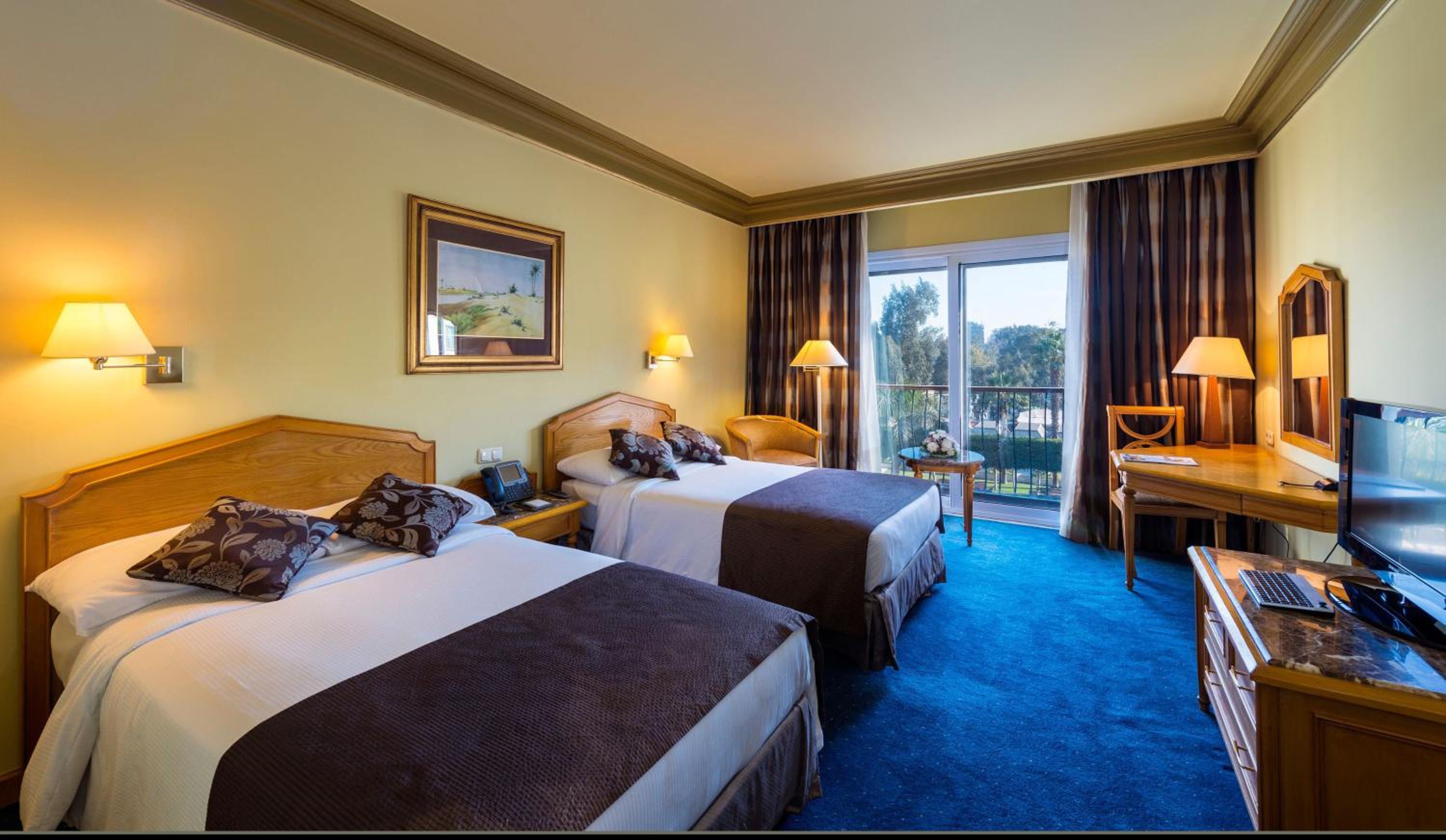 Superior Double Room with Pool View