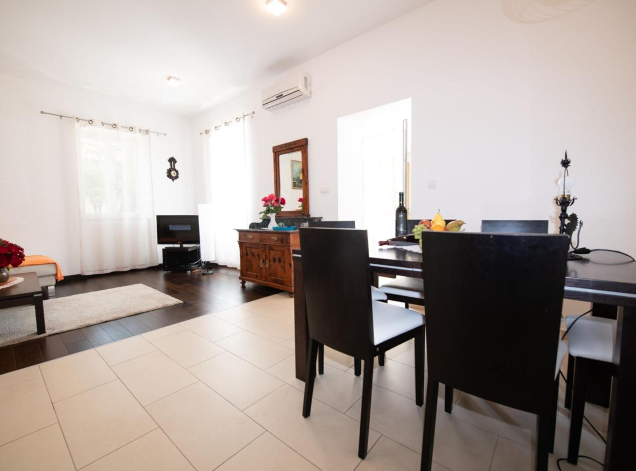 Two Bedroom Apartment With Sea View photo 3