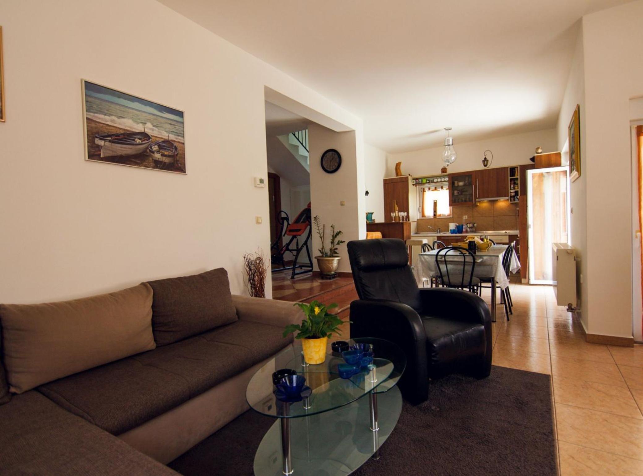 Four Bedroom Holiday Home 