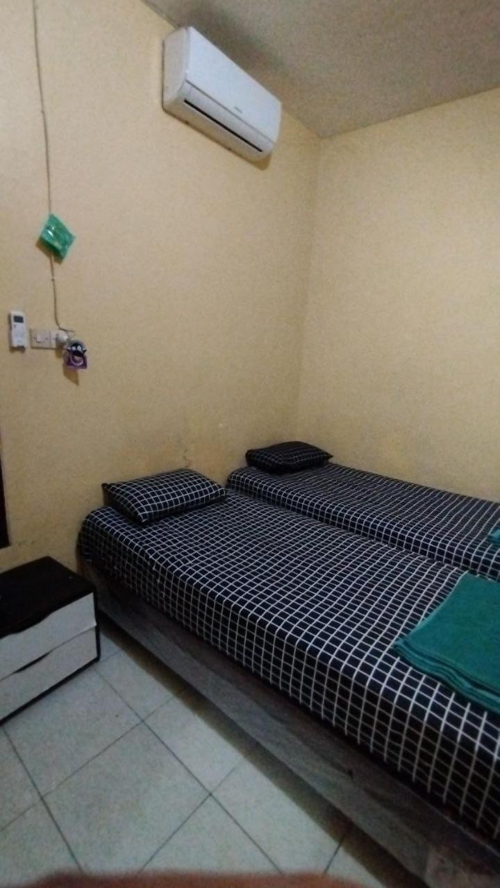 Twin Room with Private Bathroom photo 1