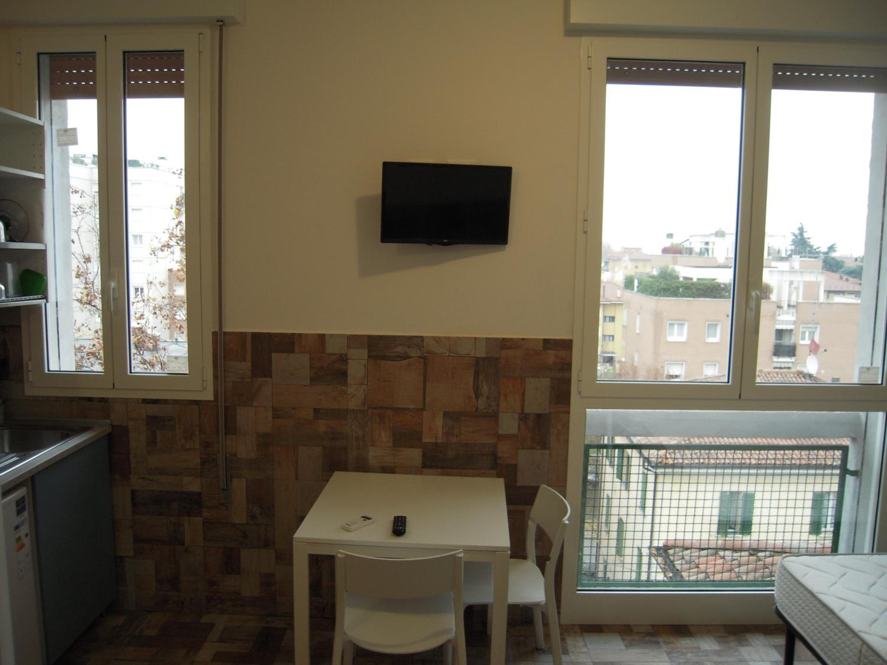 Deluxe Studio