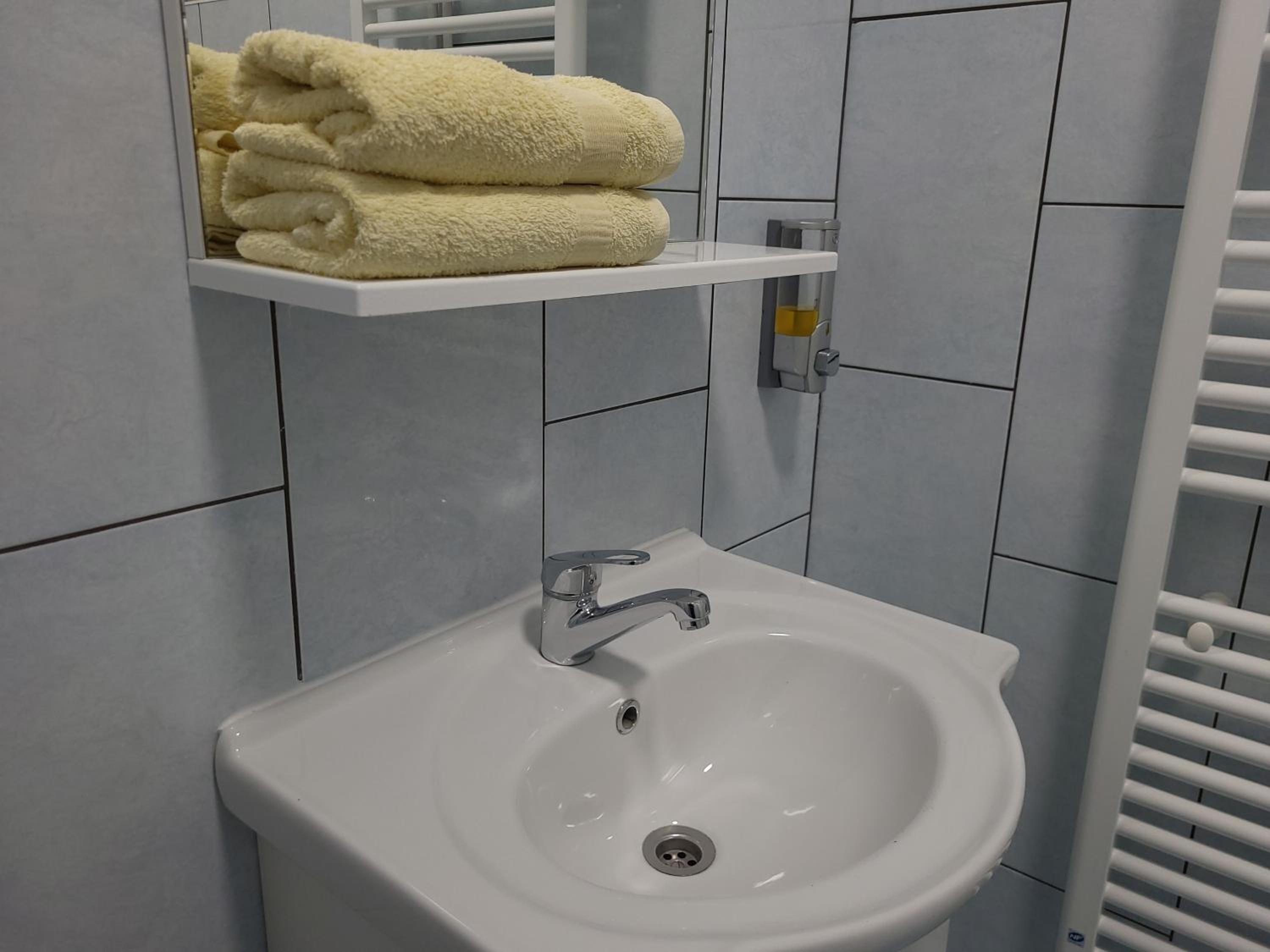 One-Bedroom Apartment - Photo 20
