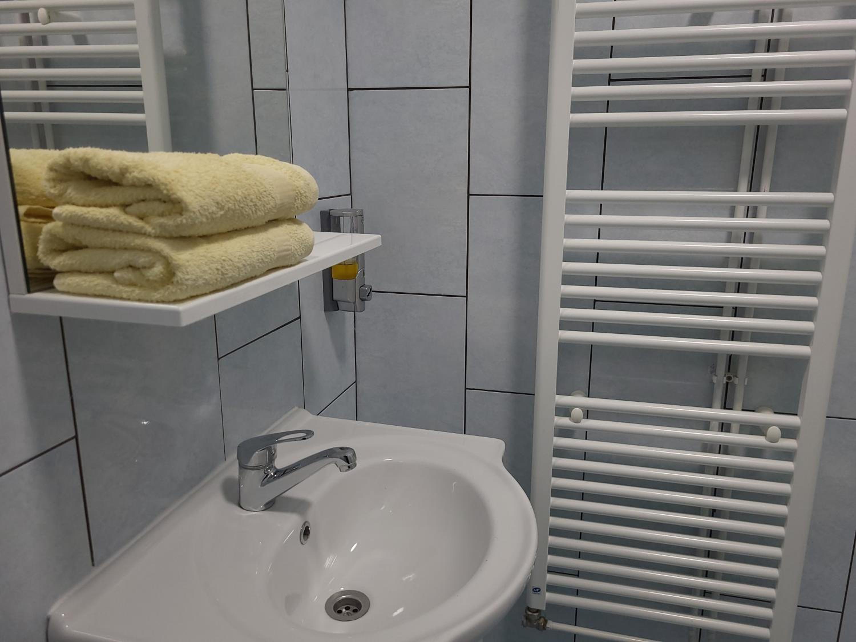 One-Bedroom Apartment - Photo 19