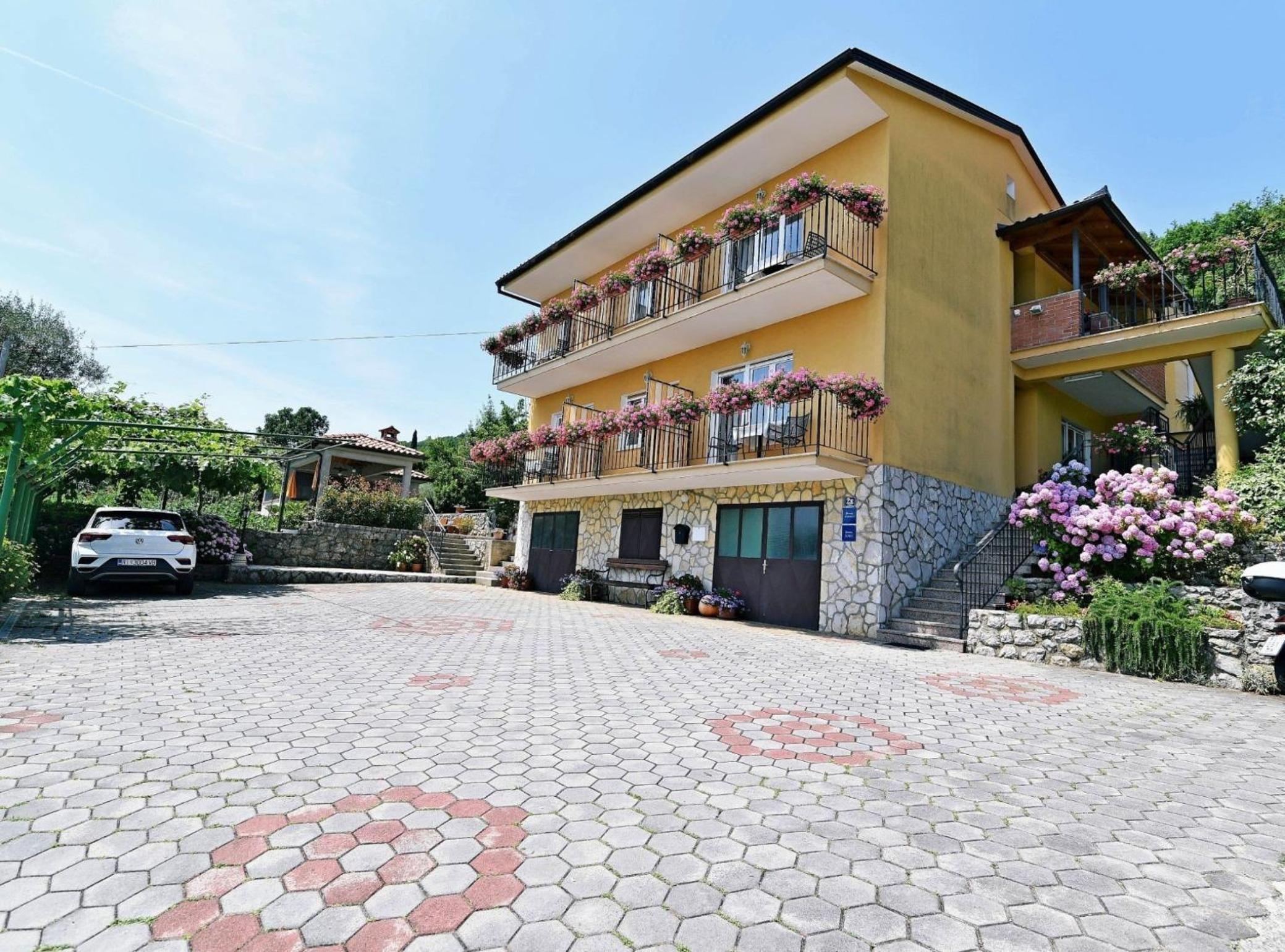 One Bedroom Apartment With Terrace photo 3