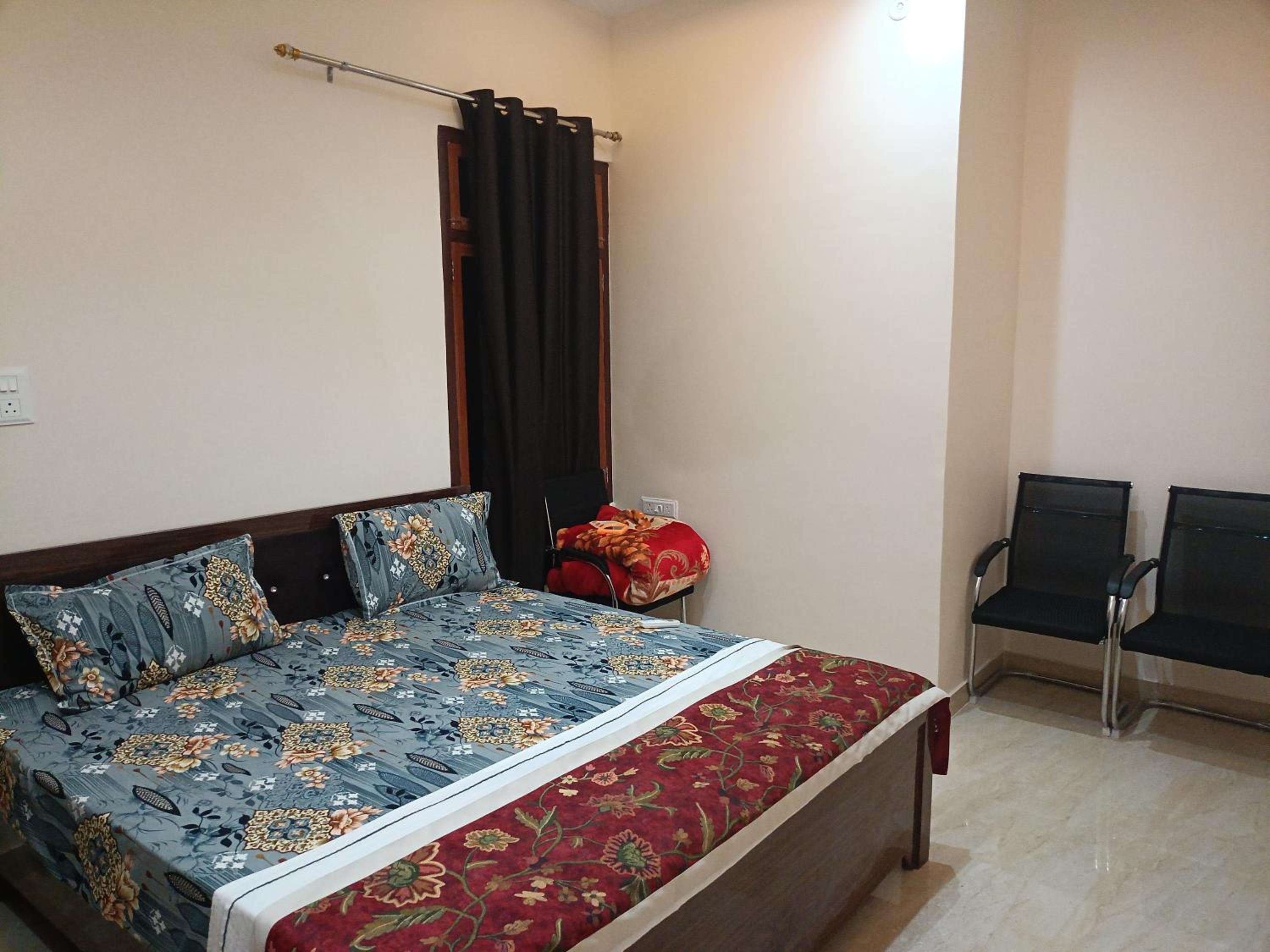 Double Room With Private Bathroom