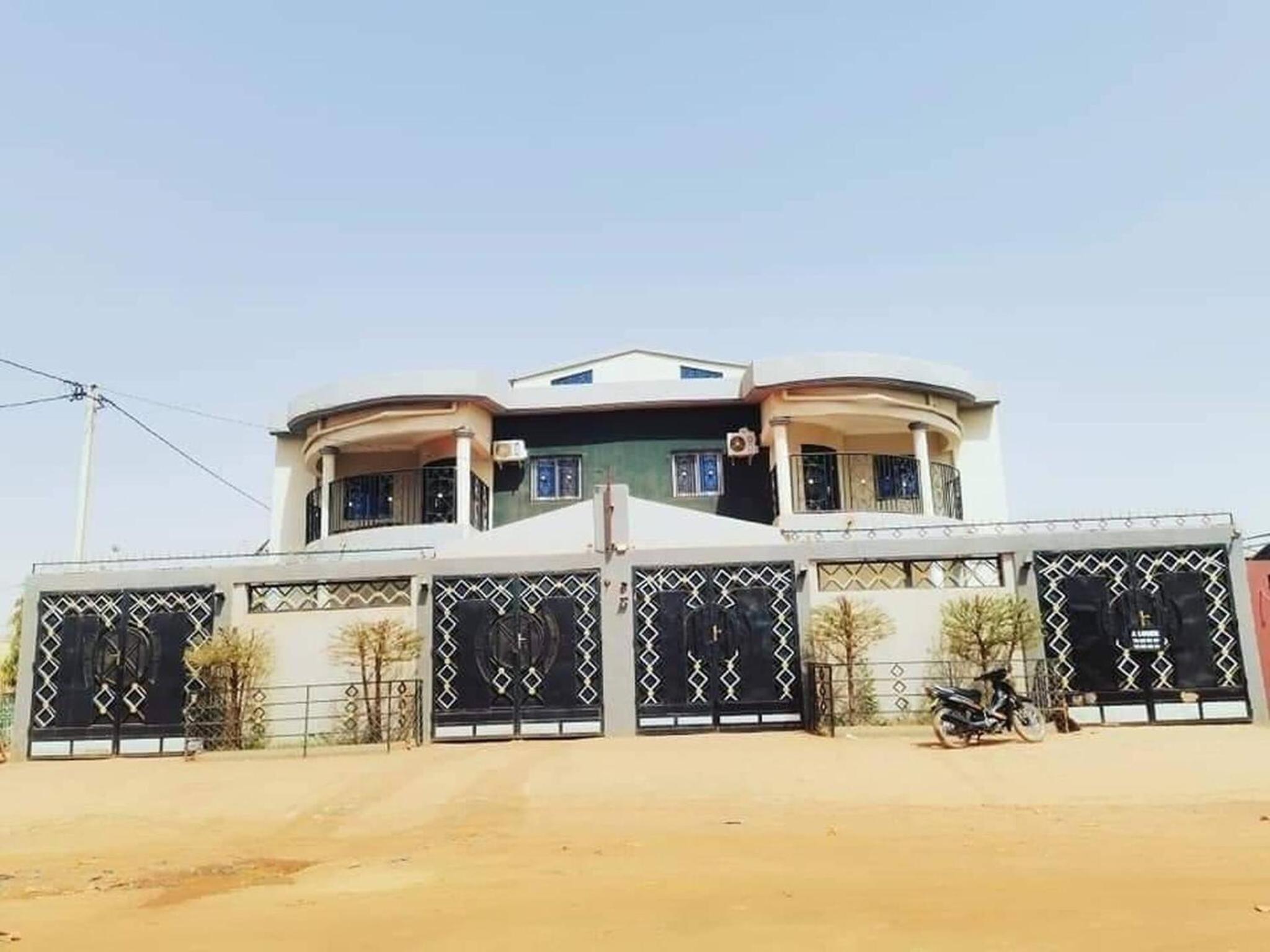 Villa photo 1