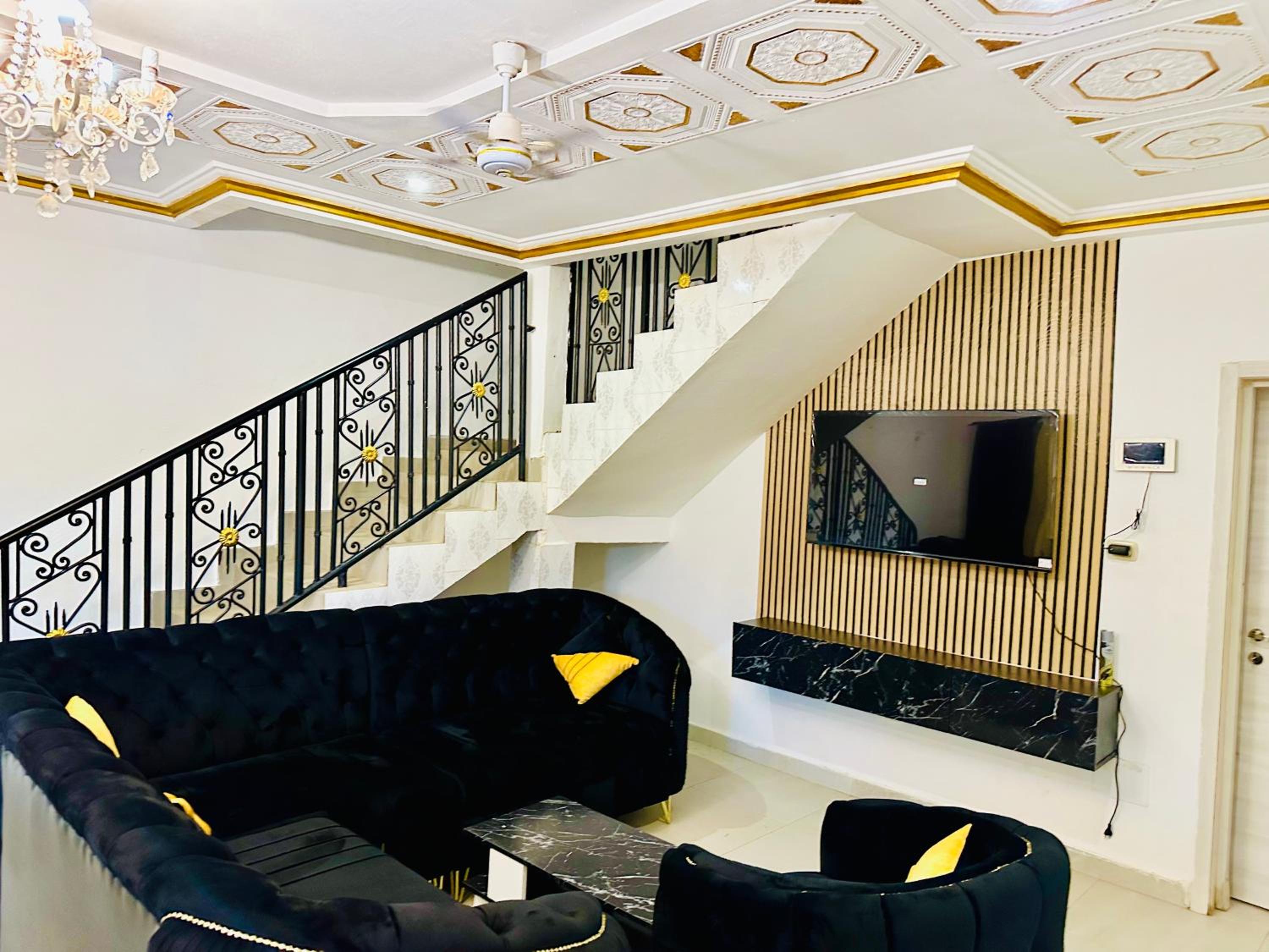 Villa photo 2