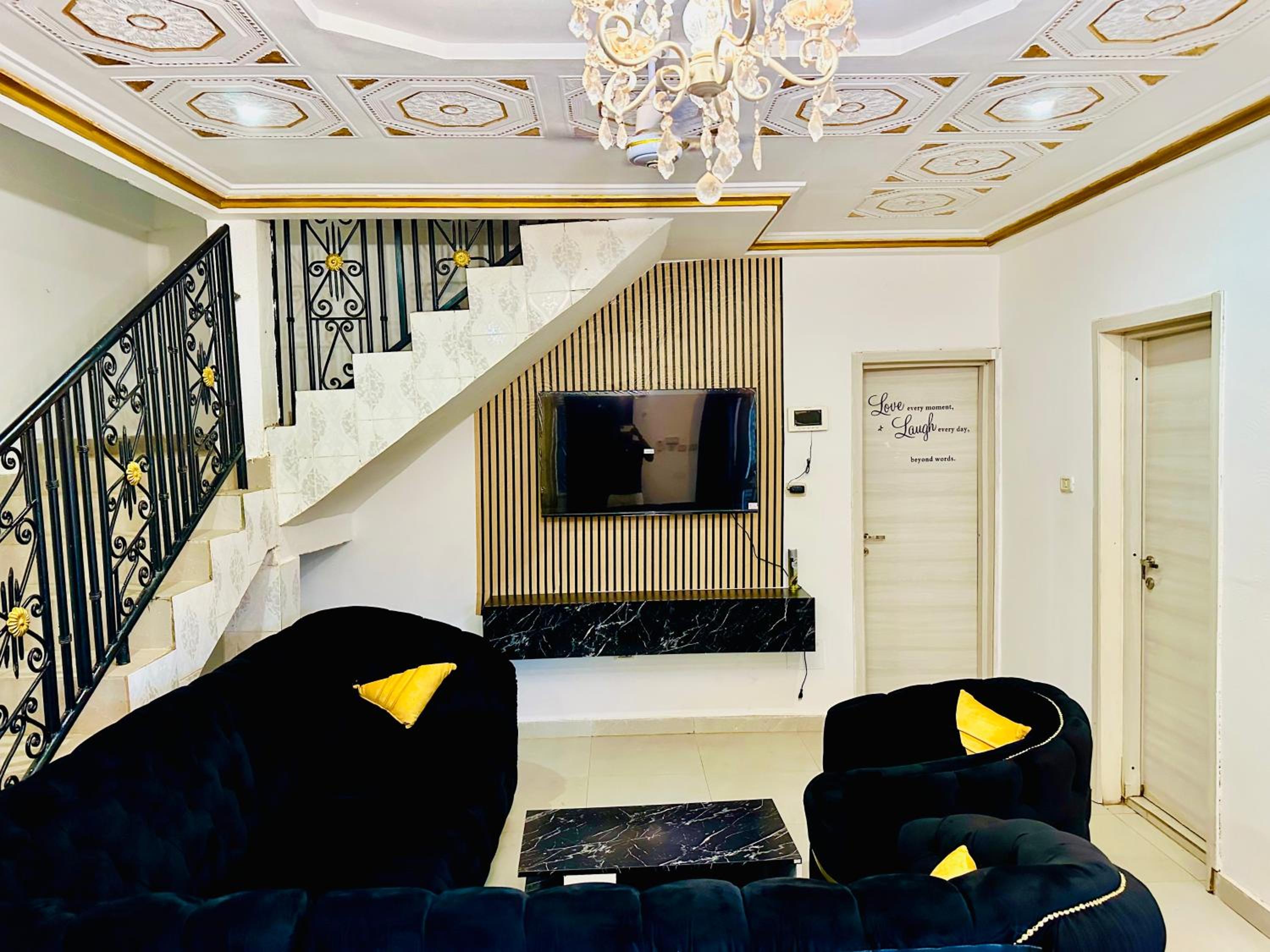 Villa photo 3