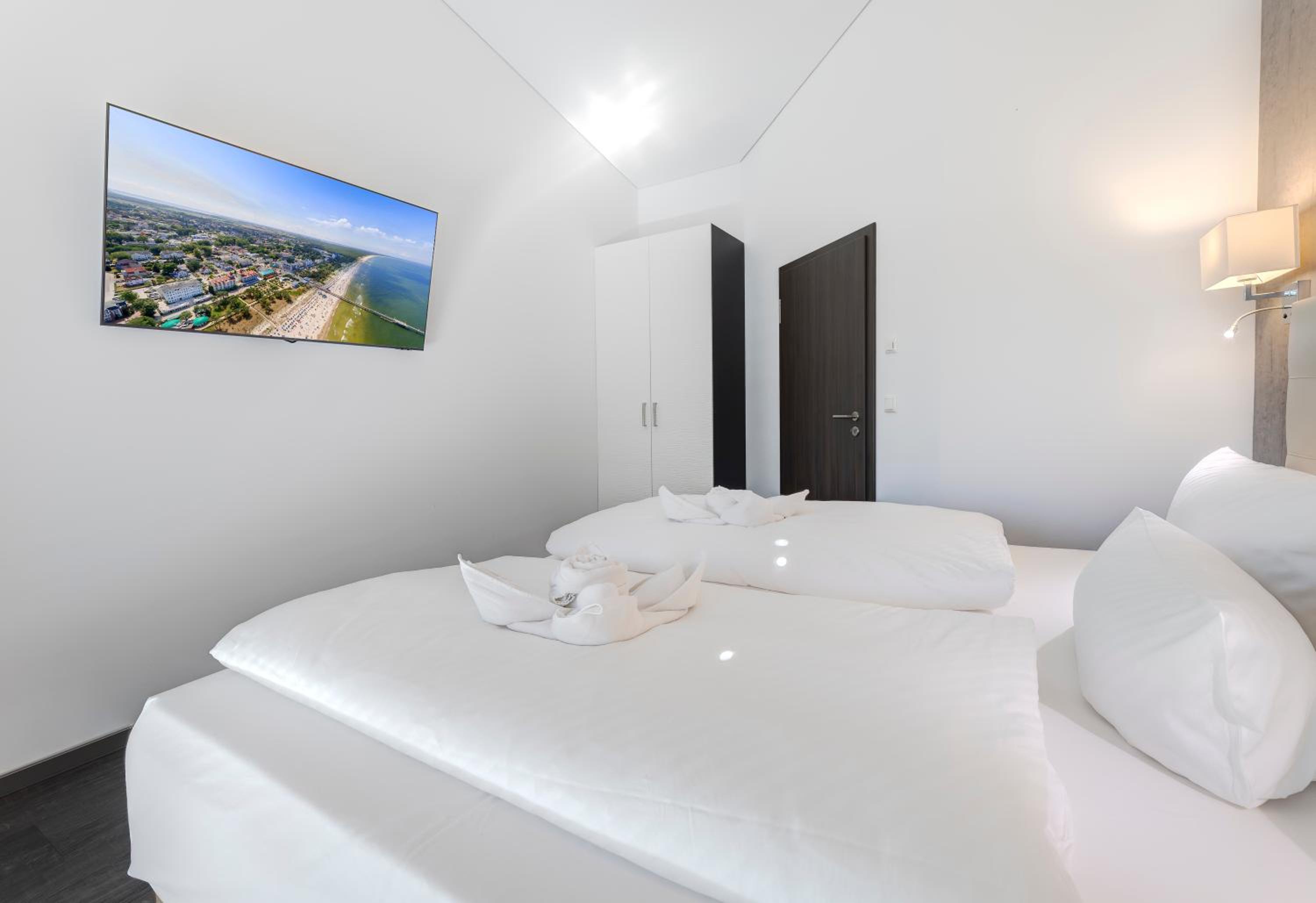 Two-Bedroom Apartment with Rooftop Terrace photo 2