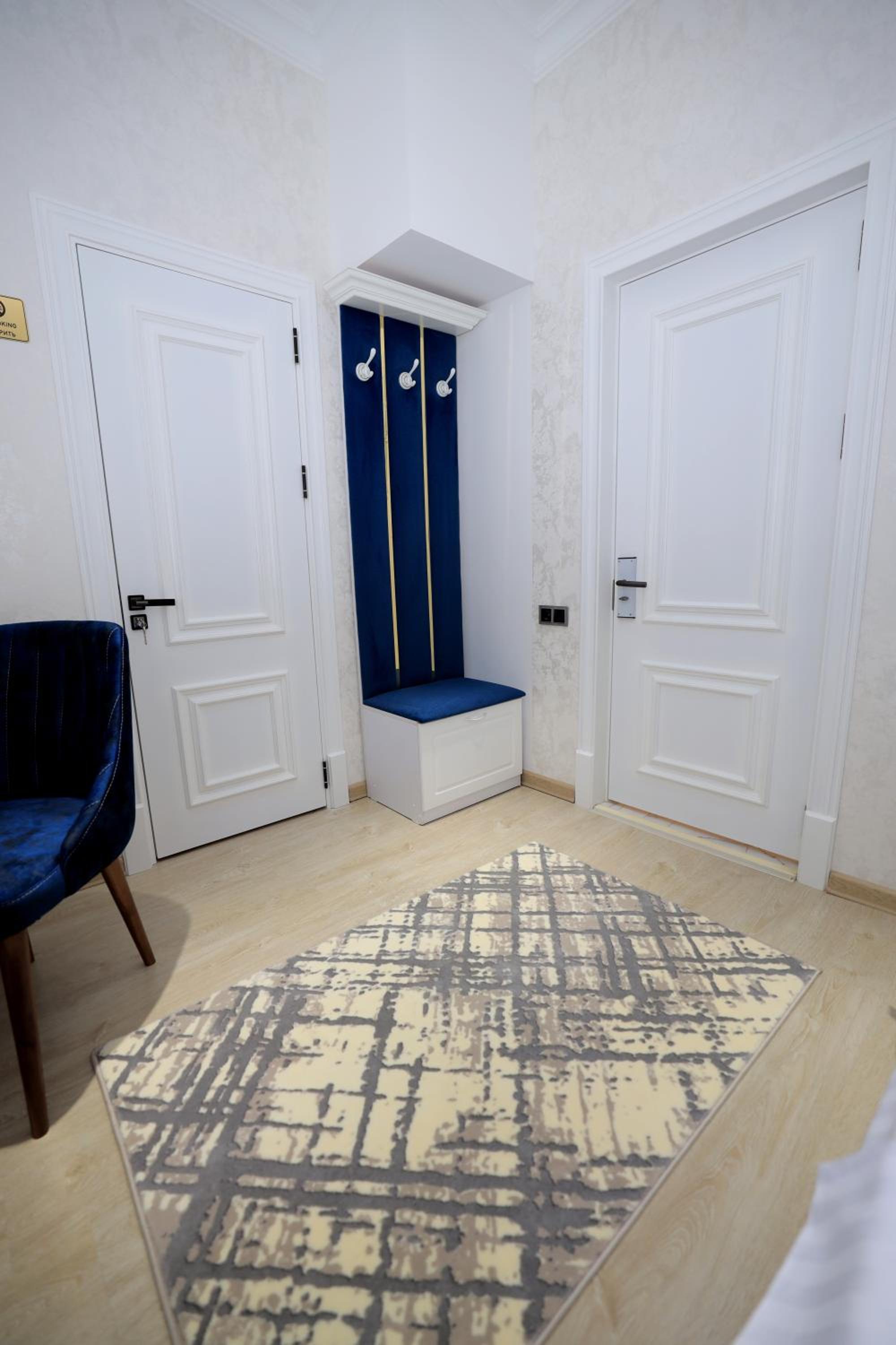 Double Room - Photo 14