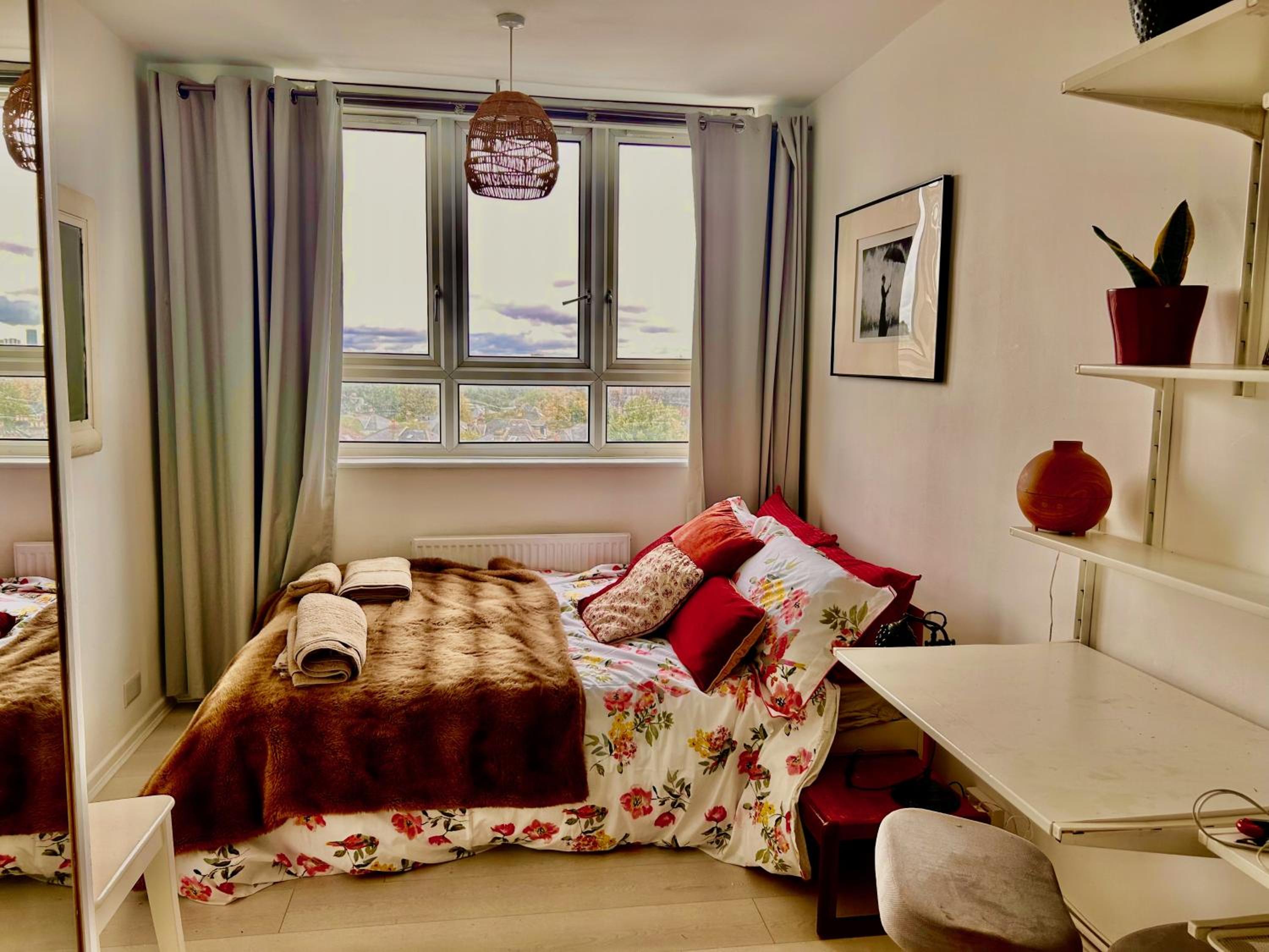Three-Bedroom Apartment photo 1
