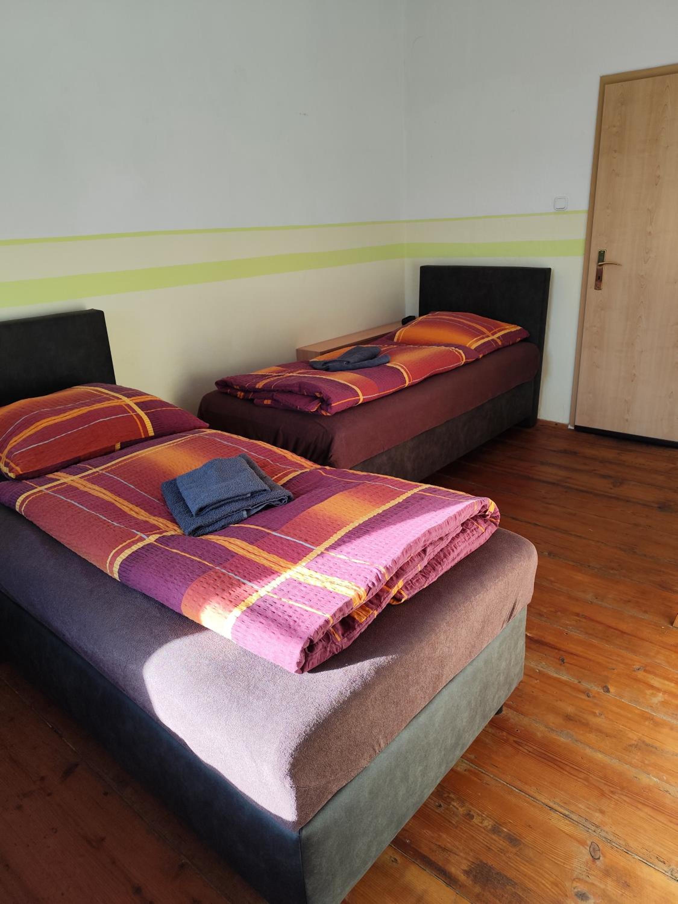Standard Twin Room with Shared Bathroom photo 1