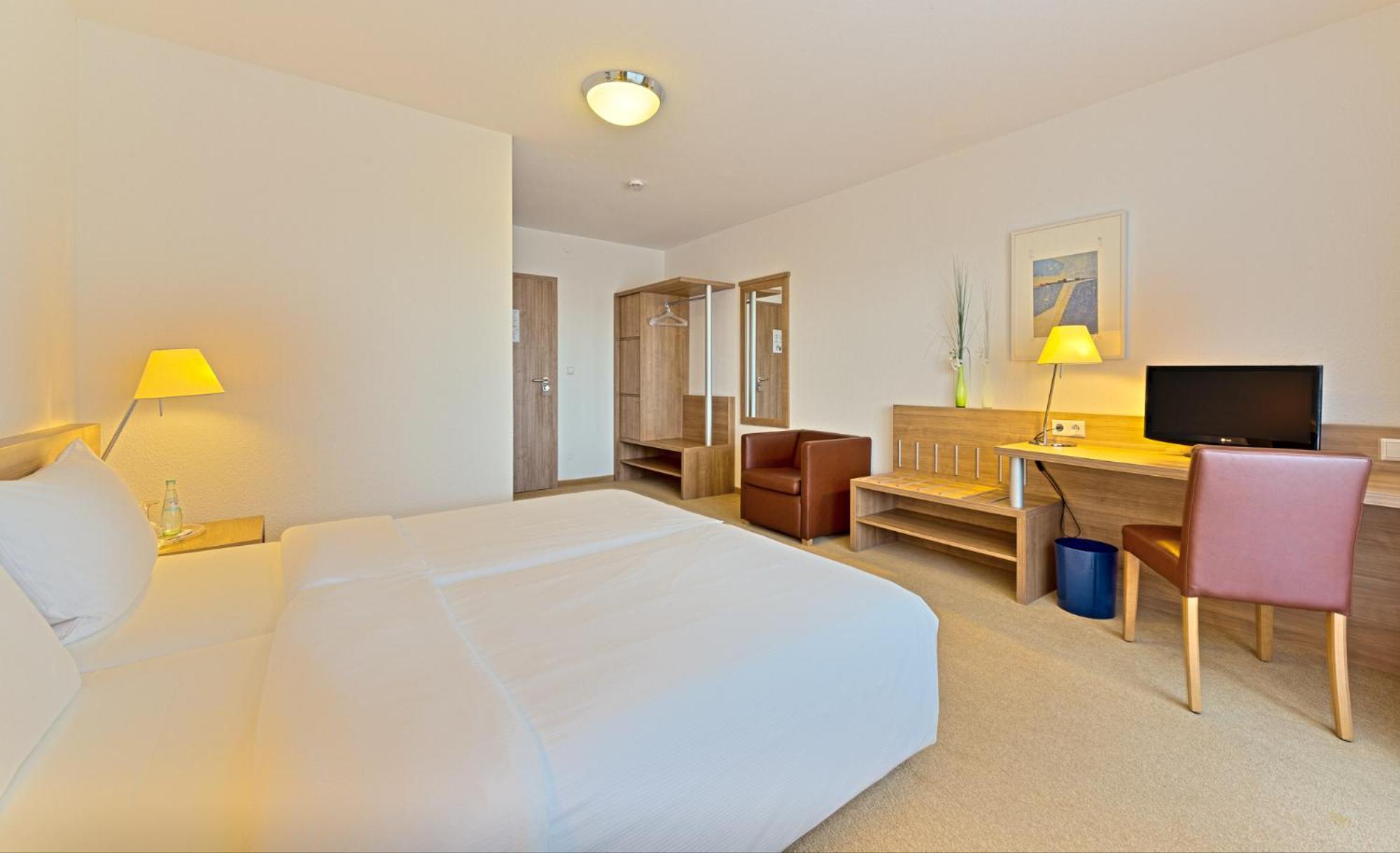 Standard Double Room - Photo 6