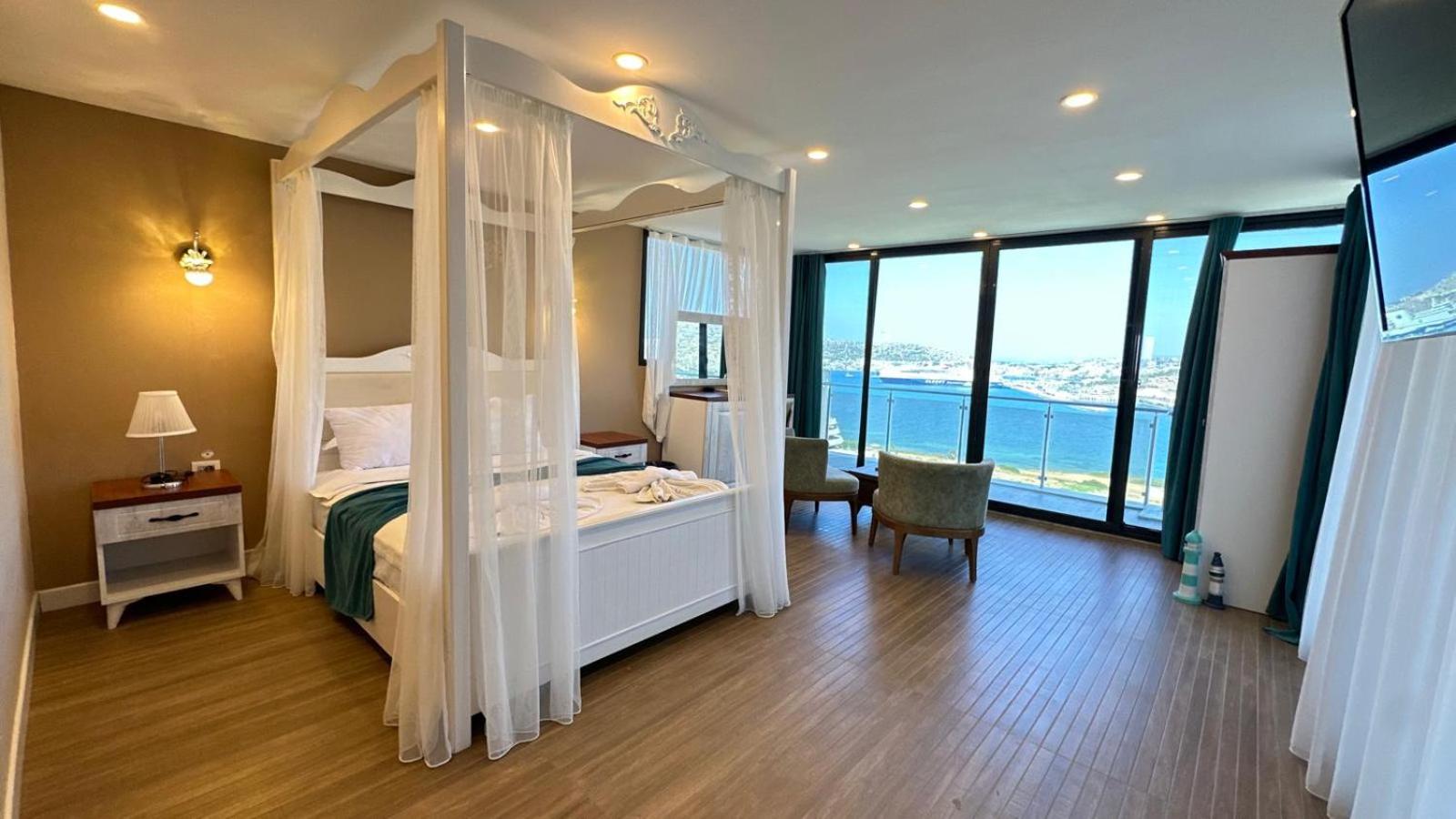 Deluxe Queen Room