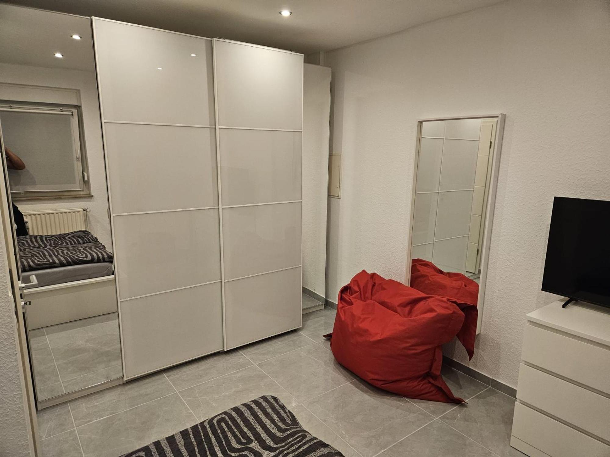 One-Bedroom Apartment photo 3