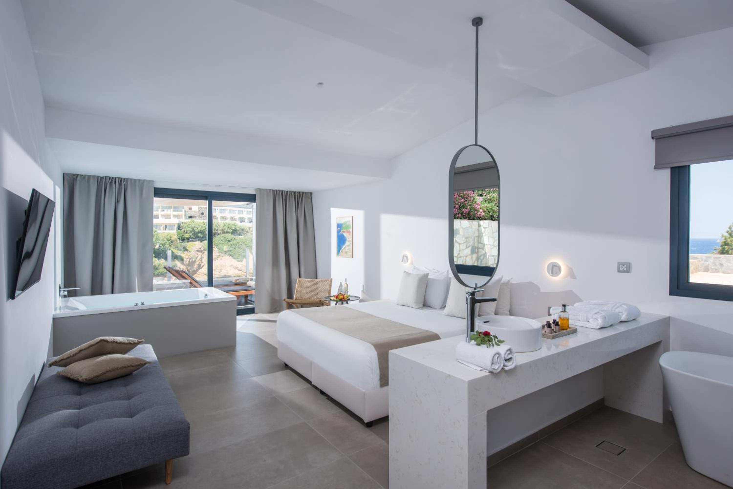 Double Room with Spa Bath - Photo 1
