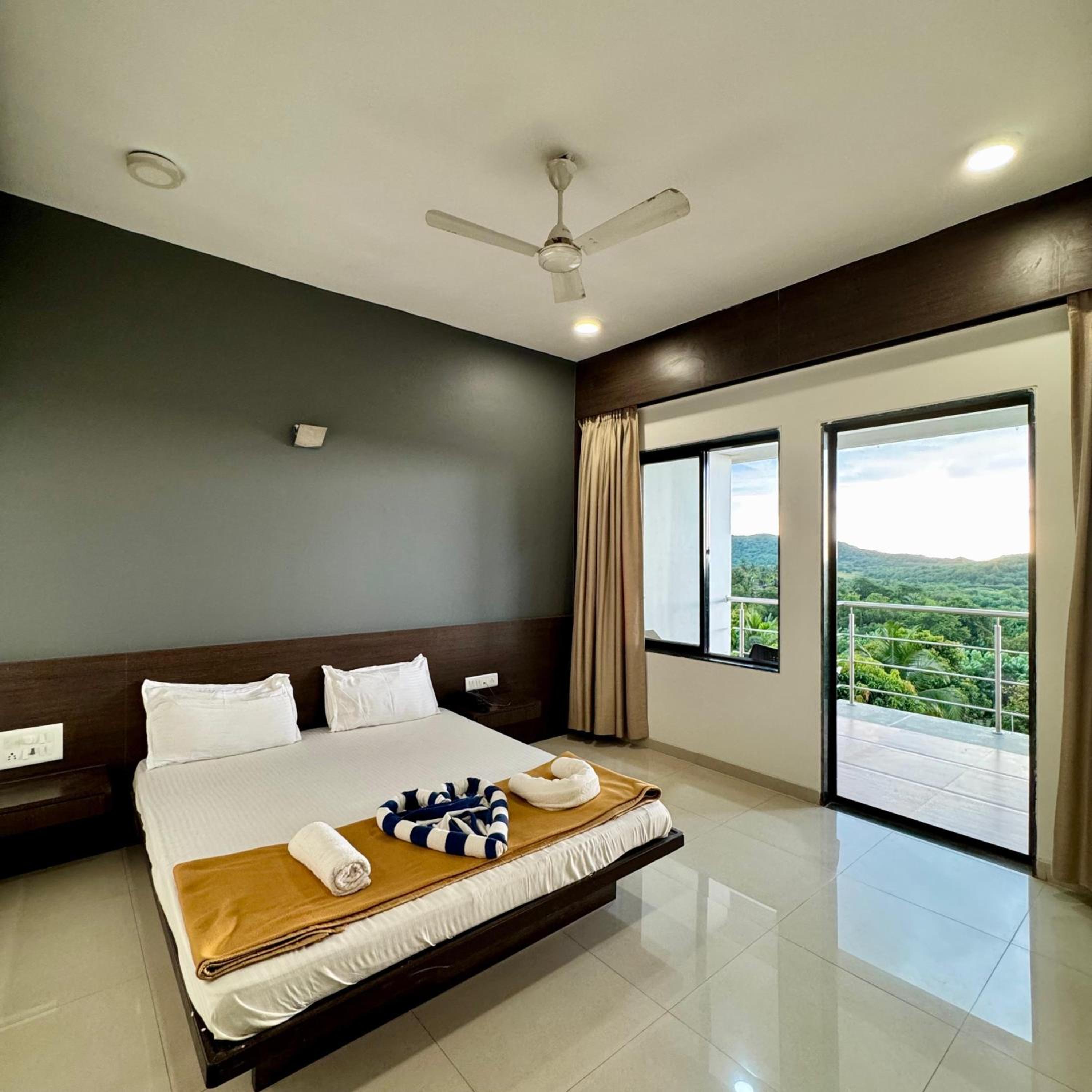 Deluxe Double Room - Photo 32