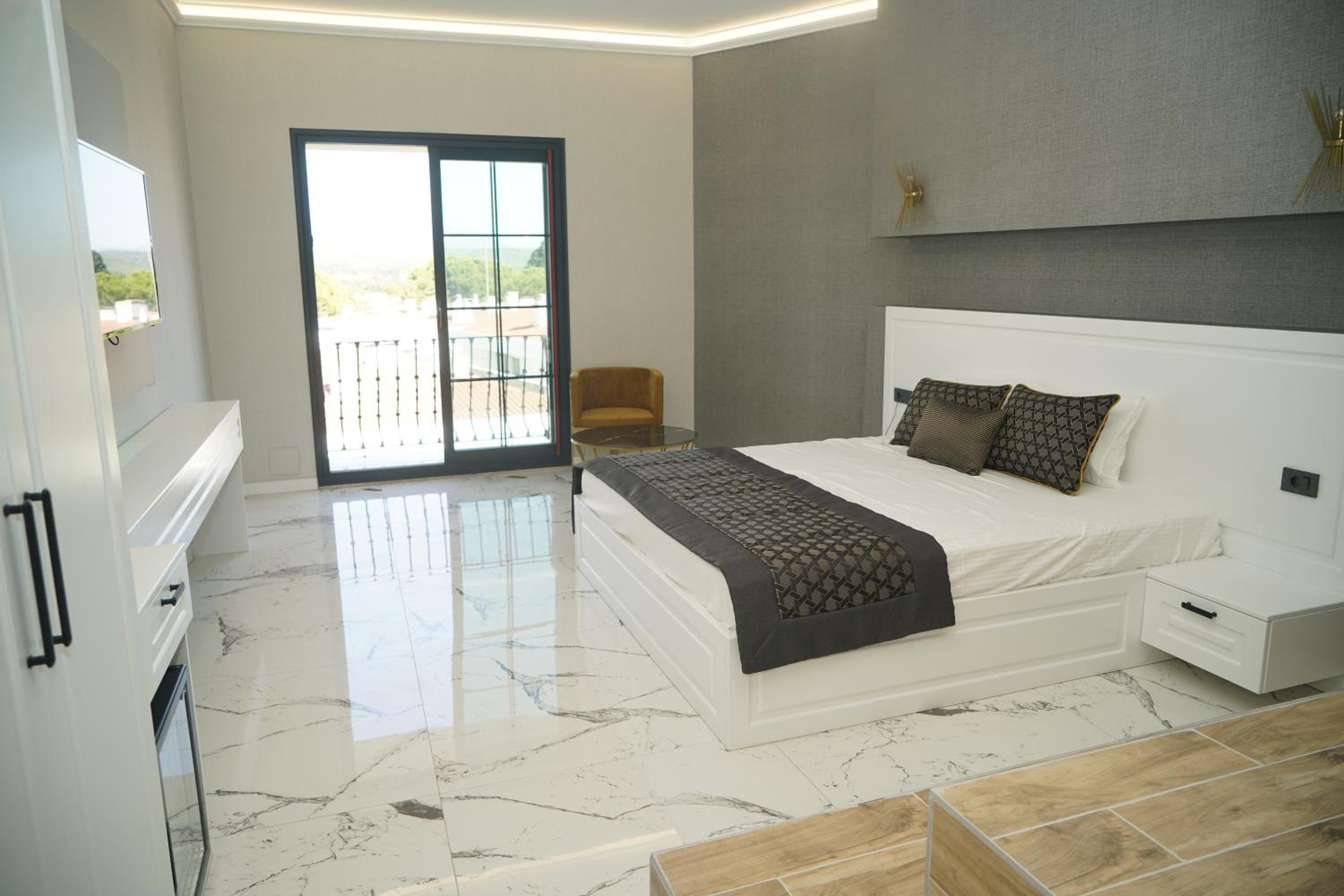 King Room With Spa Bath photo 2