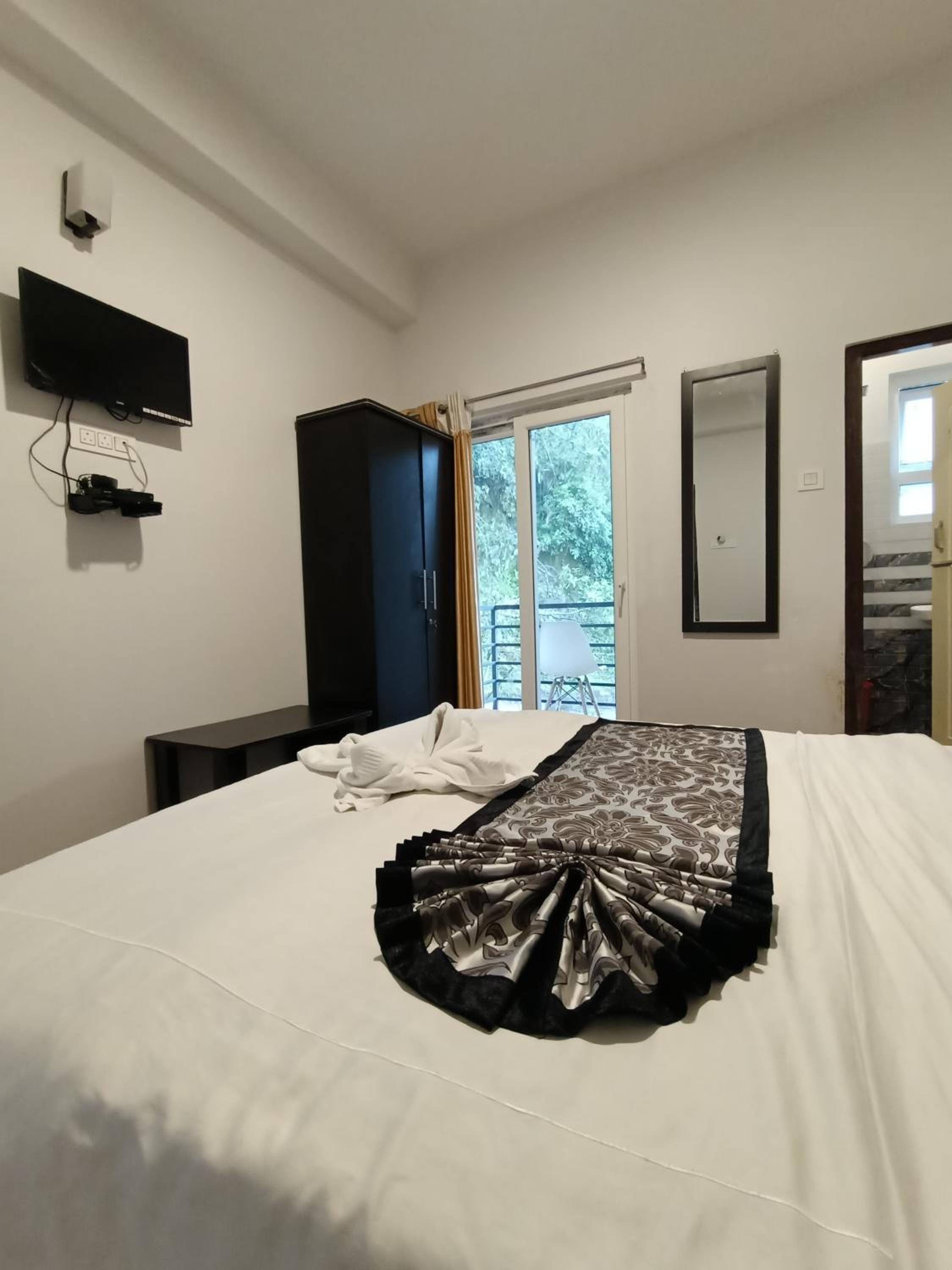 Double Room with Balcony photo 2