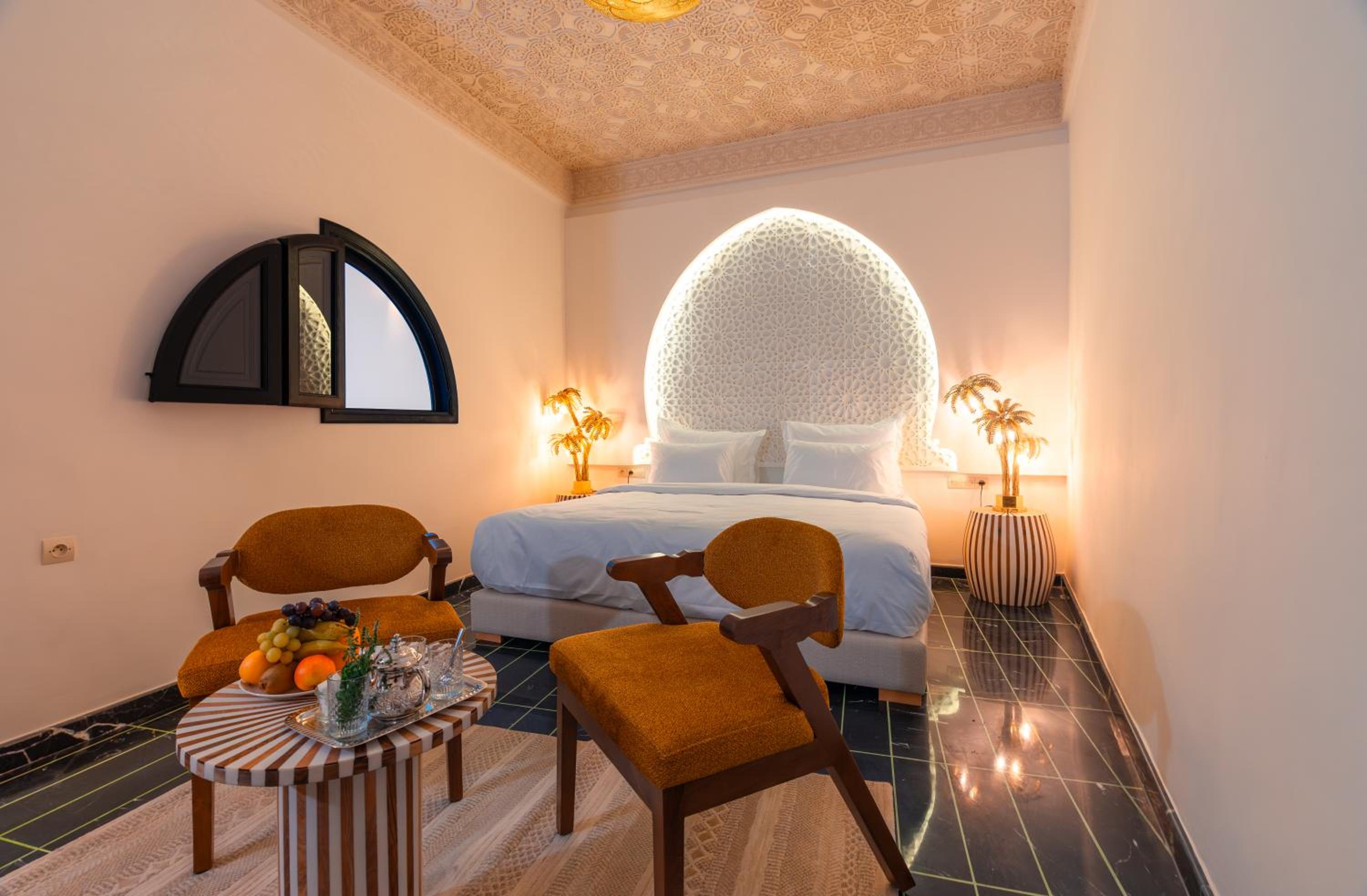 Deluxe King Room - Photo 19