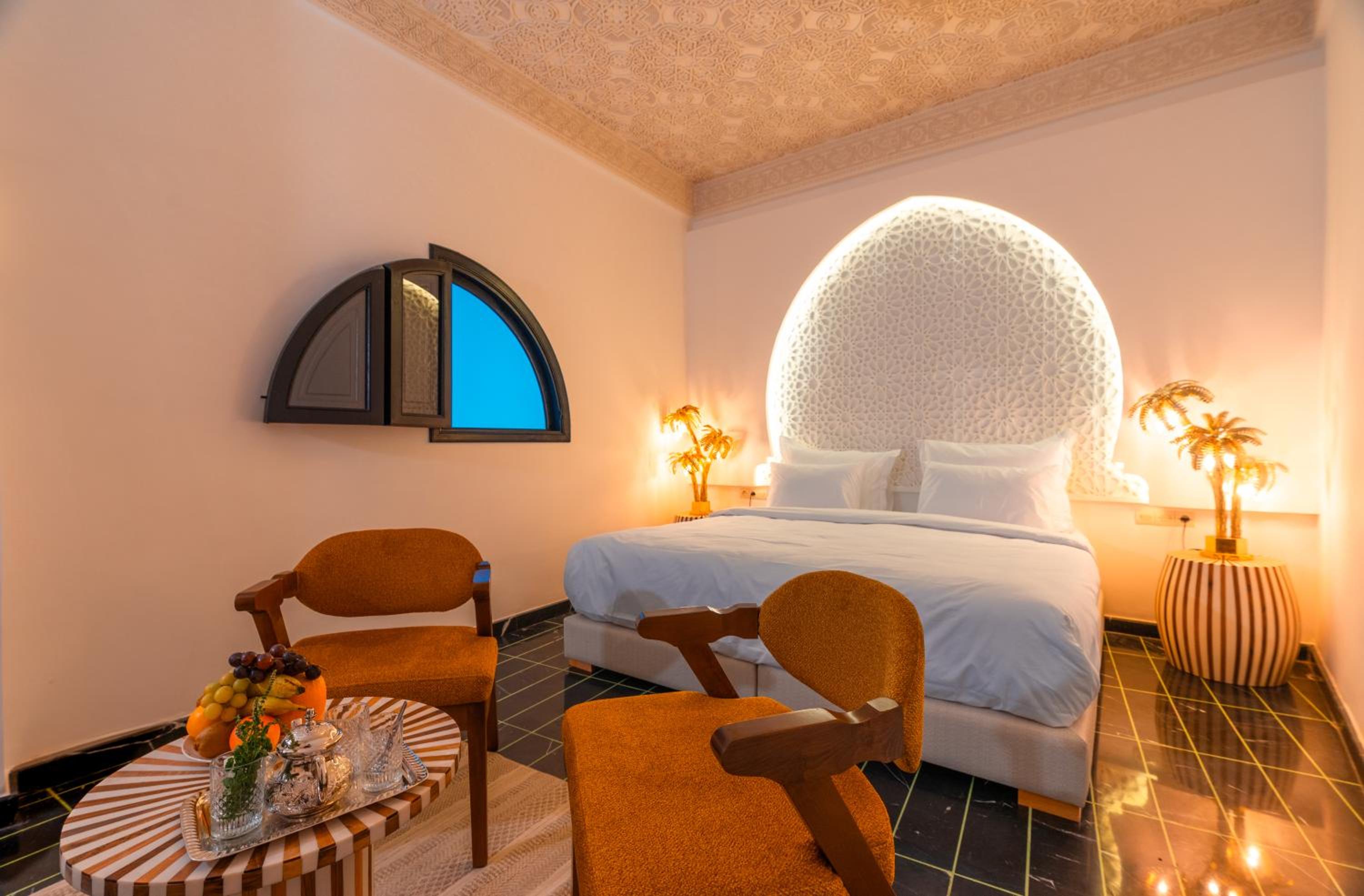 Deluxe King Room - Photo 29