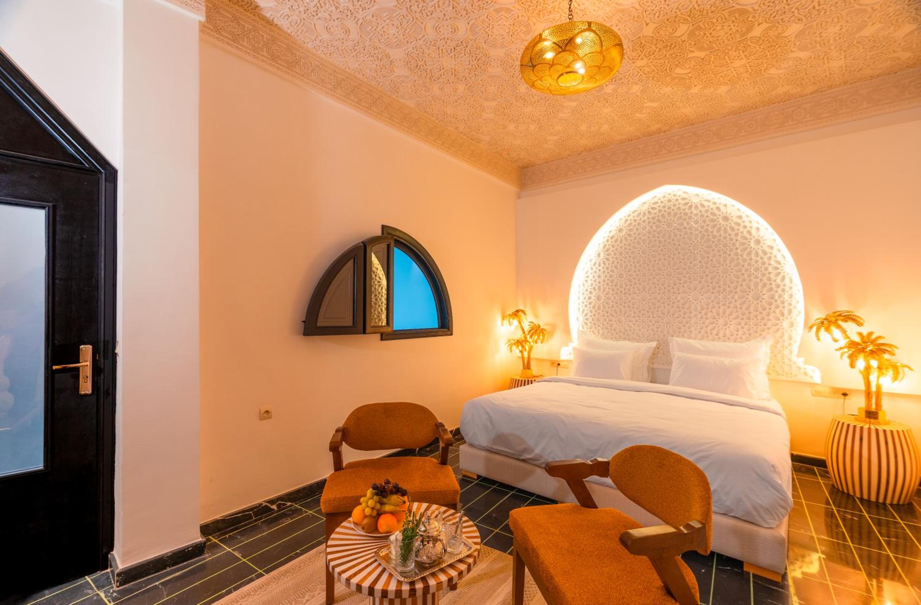Deluxe King Room - Photo 1