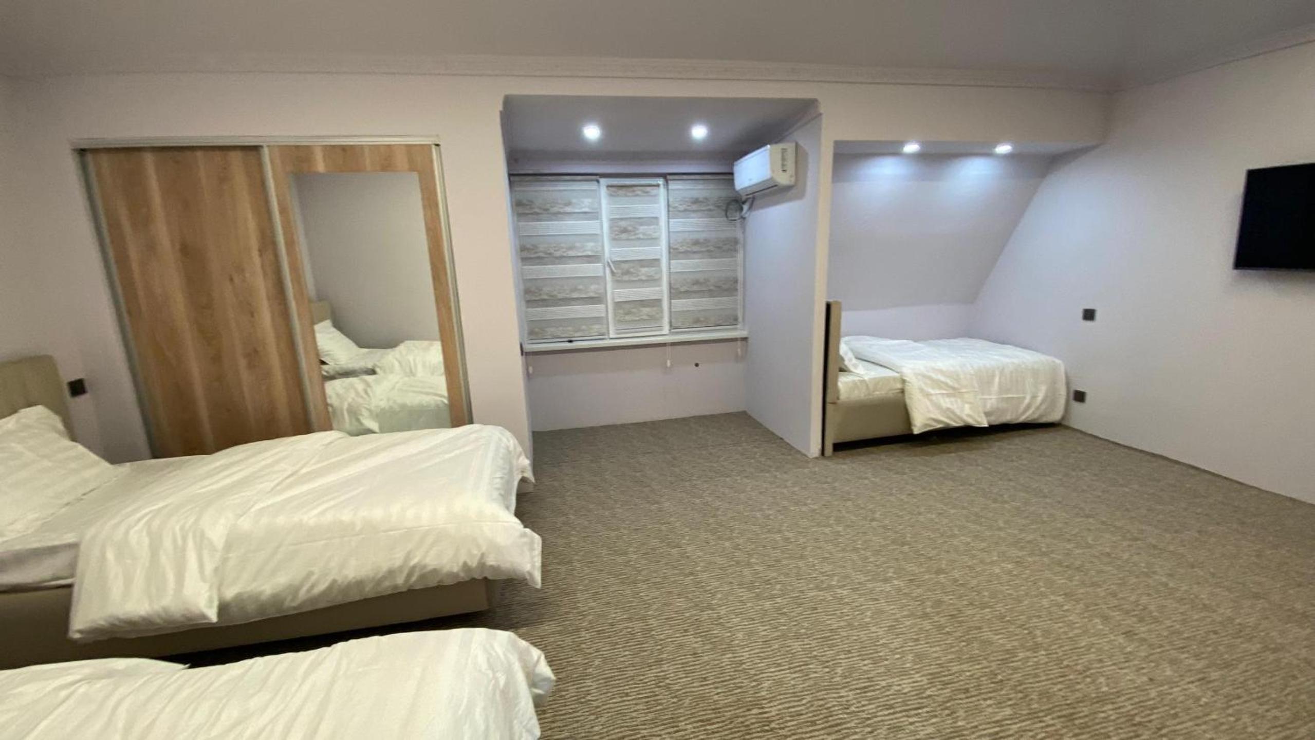 Triple Room with Private Bathroom photo 3