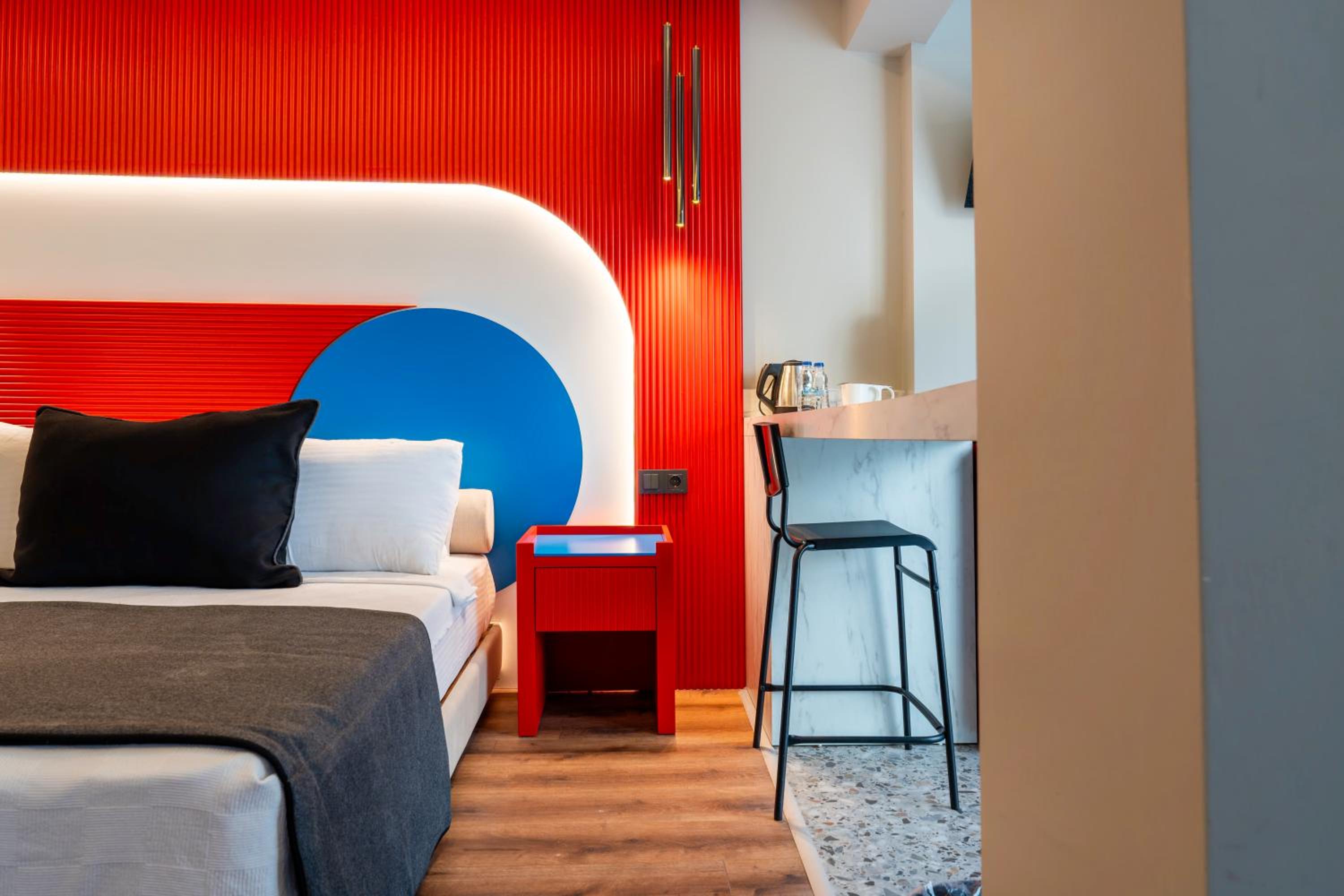 Deluxe Room (2 Adults + 1 Child)