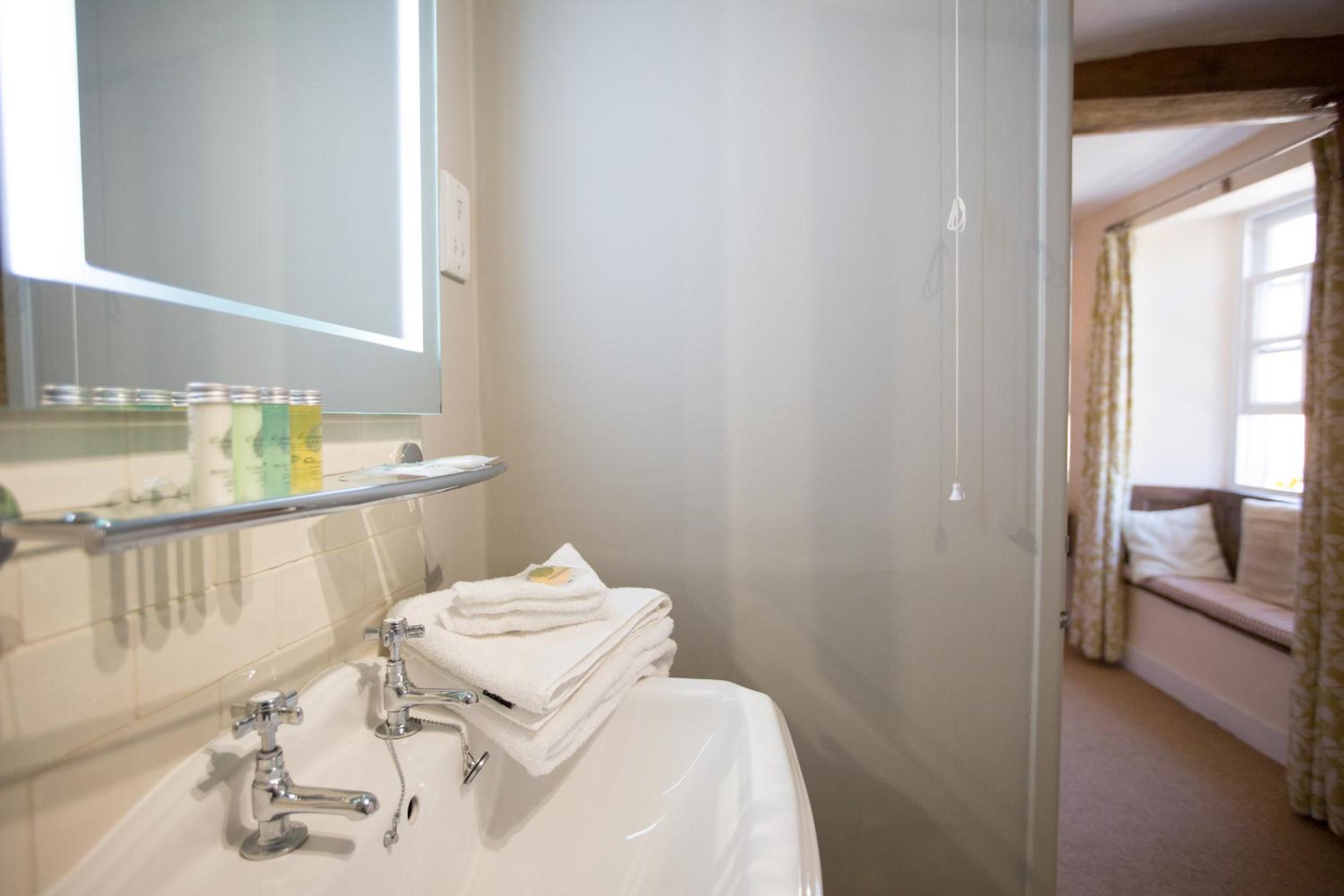 Deluxe Double or Twin Room photo 2