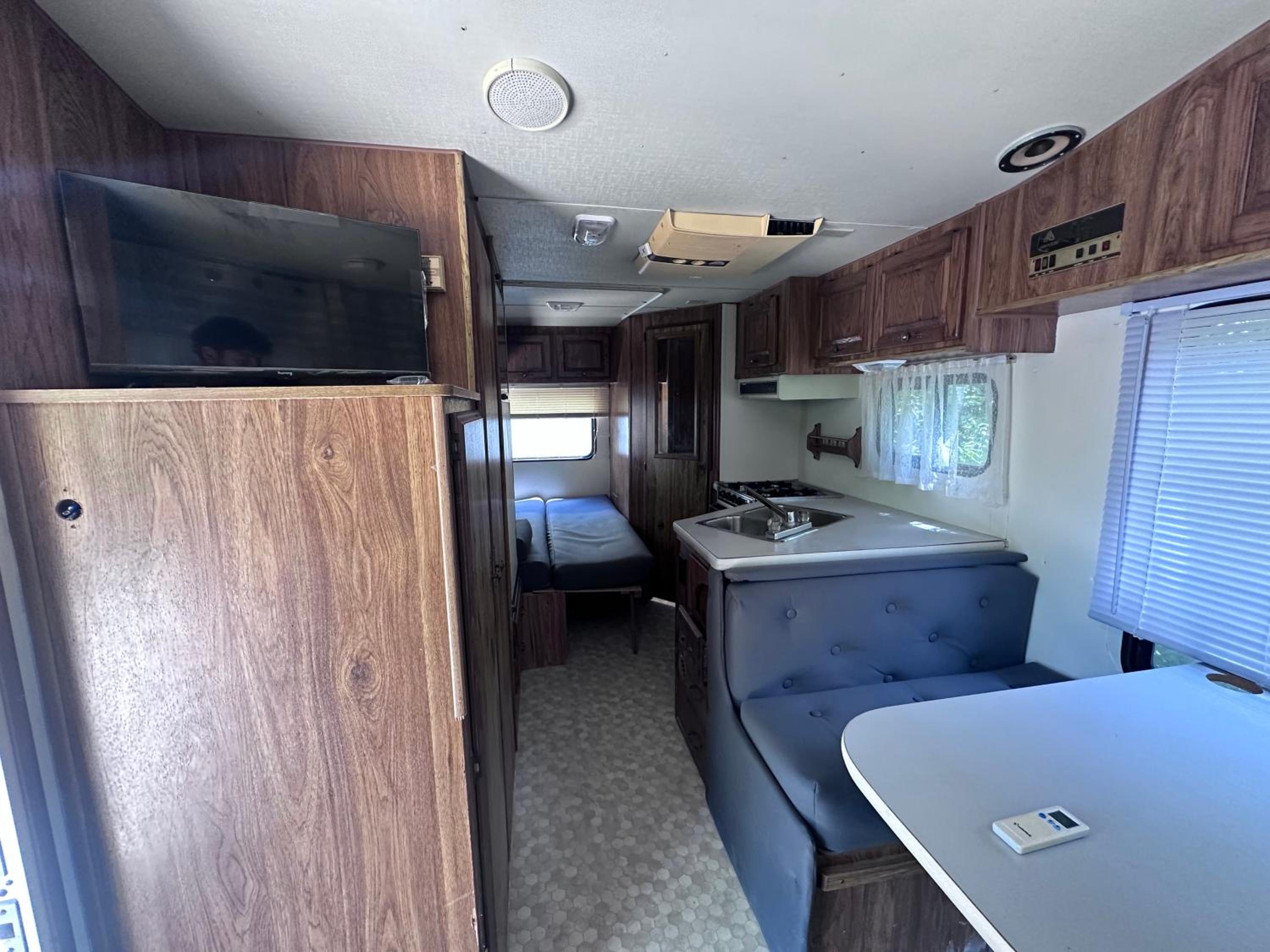 Mobile Home photo 3