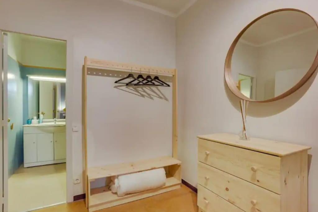 Three-Bedroom Apartment with Balcony photo 2