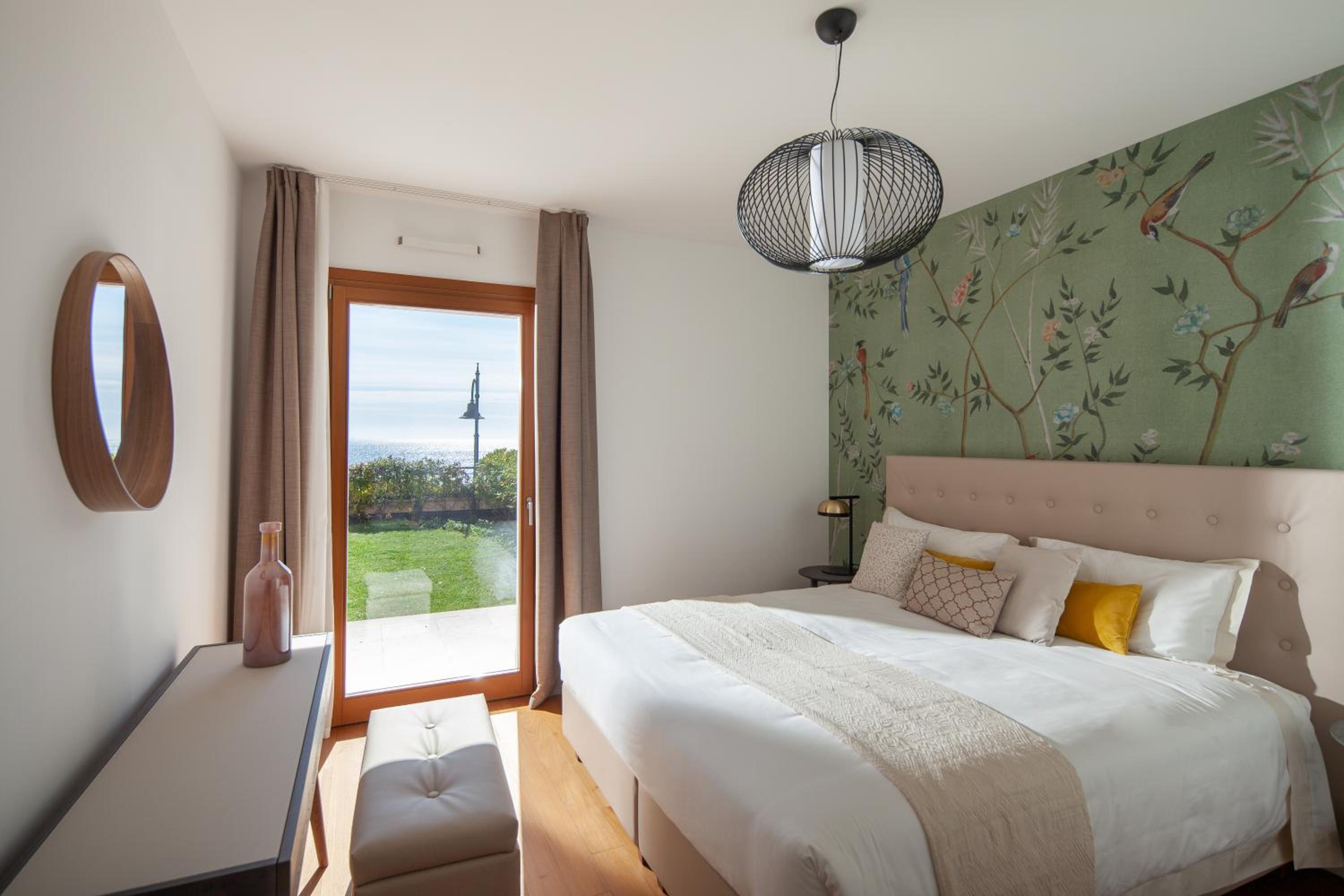 Deluxe Two-Bedroom Apartment with Garden View