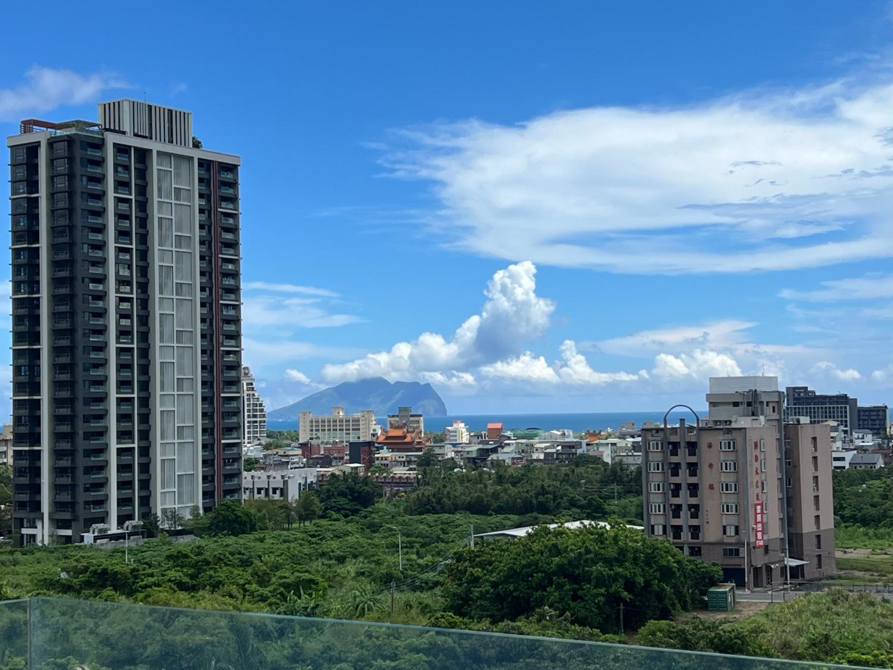 Apartment with Balcony photo 3