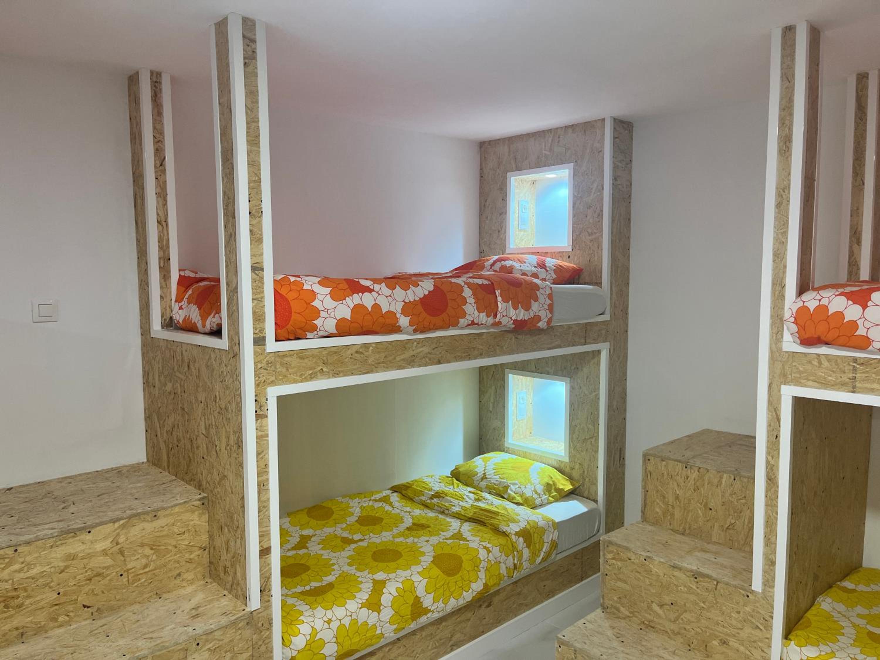 Single Bed In Mixed Dormitory Room photo 2
