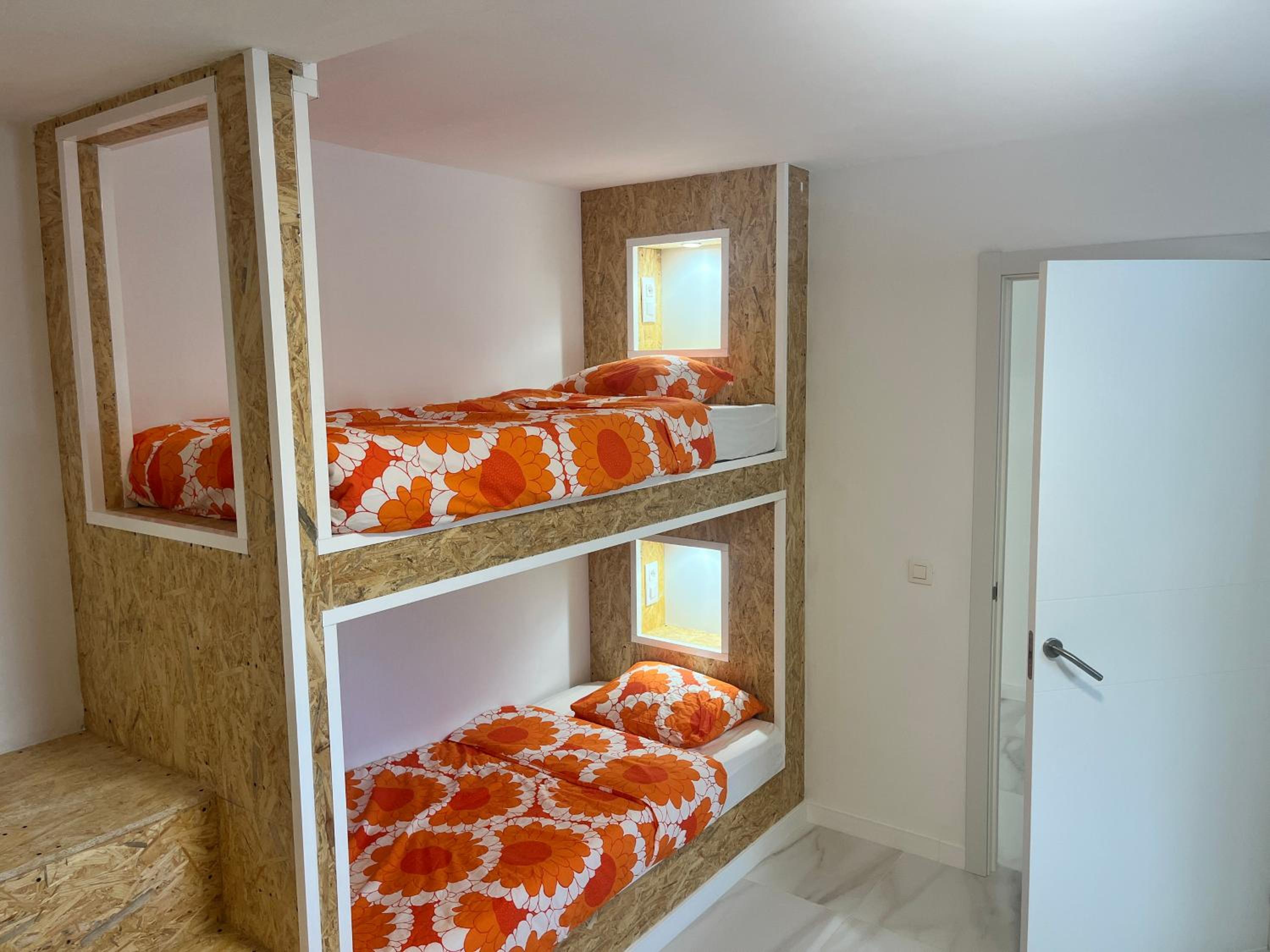 Single Bed In Mixed Dormitory Room photo 3