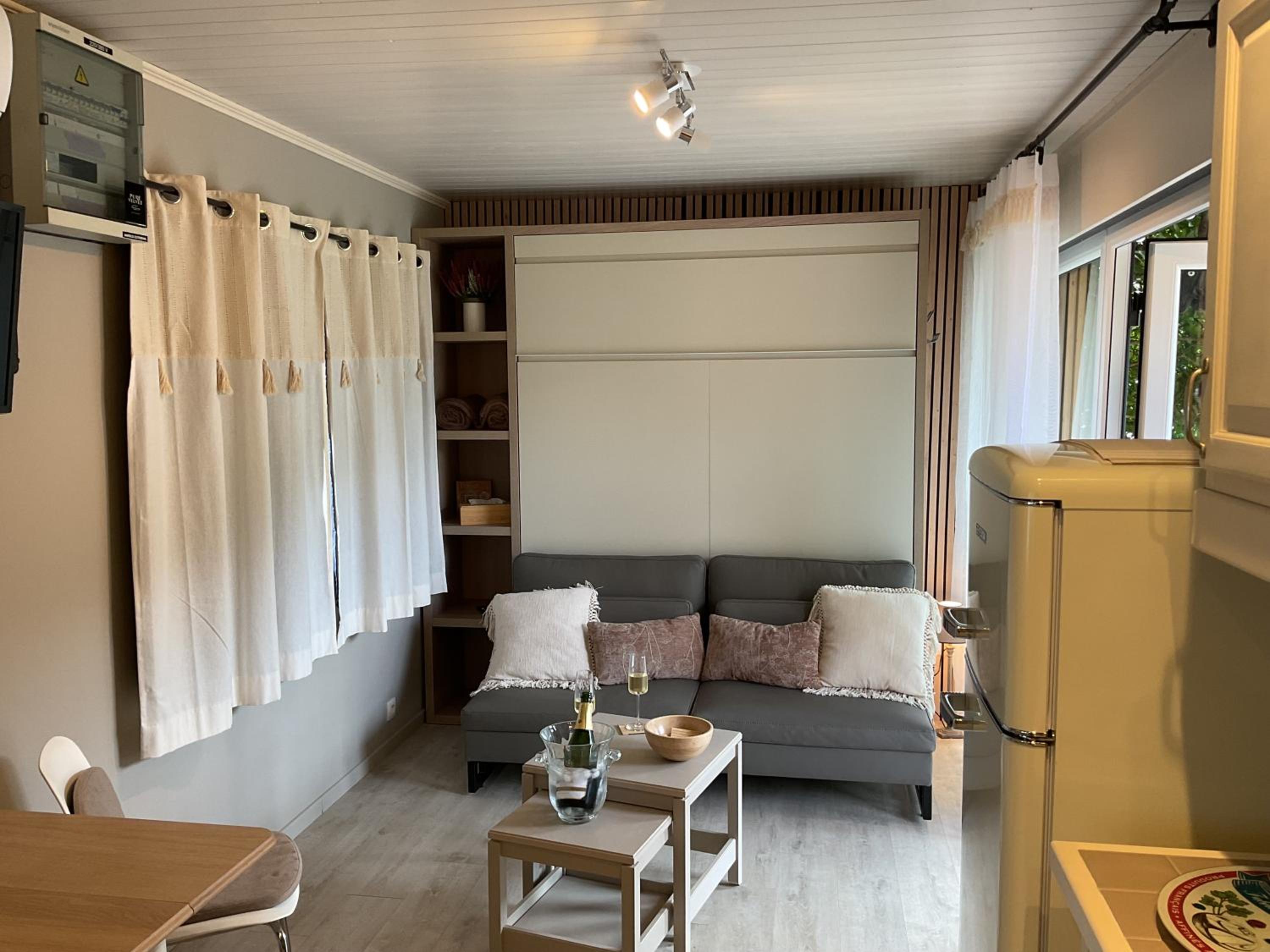 One-Bedroom House photo 2