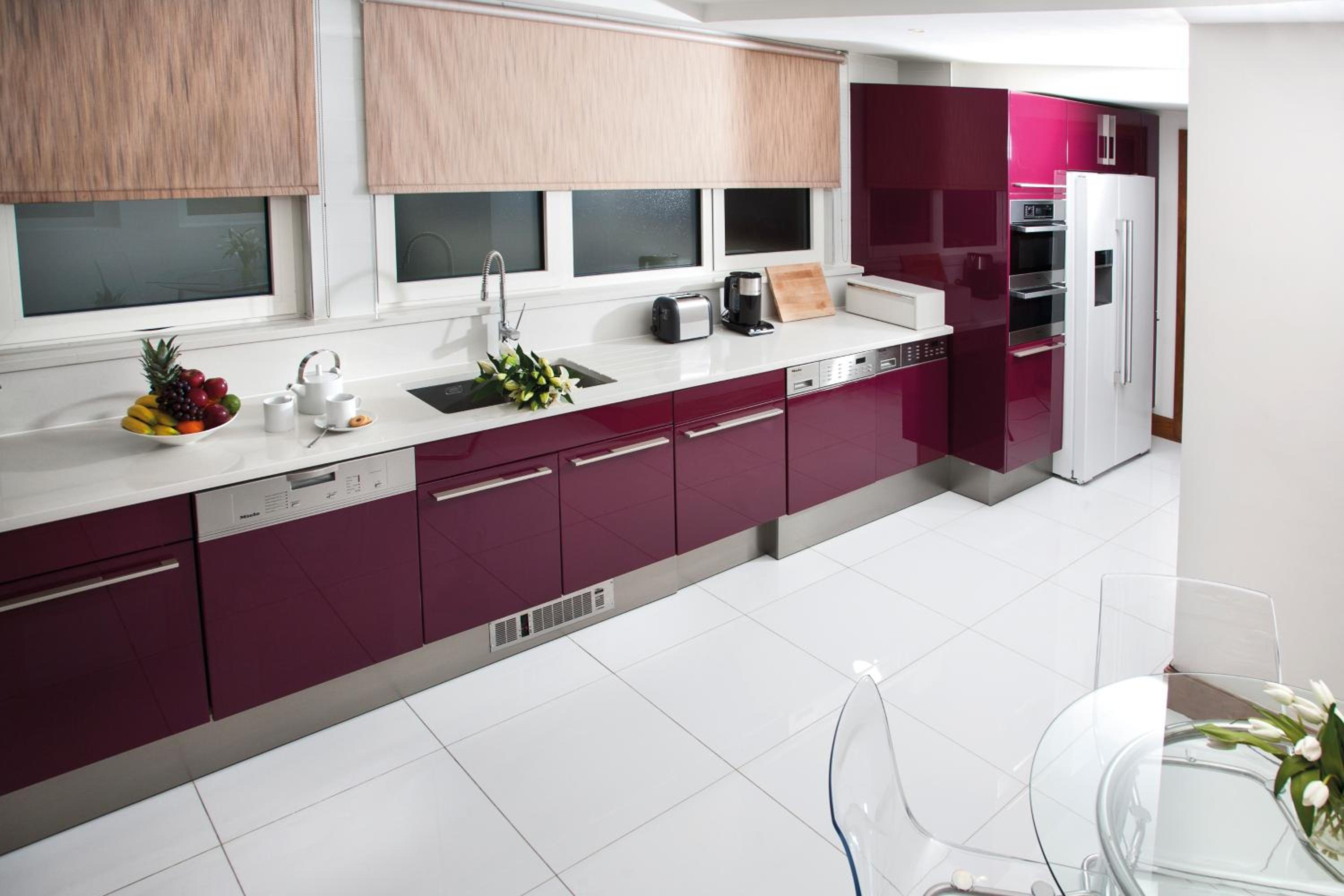 Deluxe Three-Bedroom Apartment with Park View