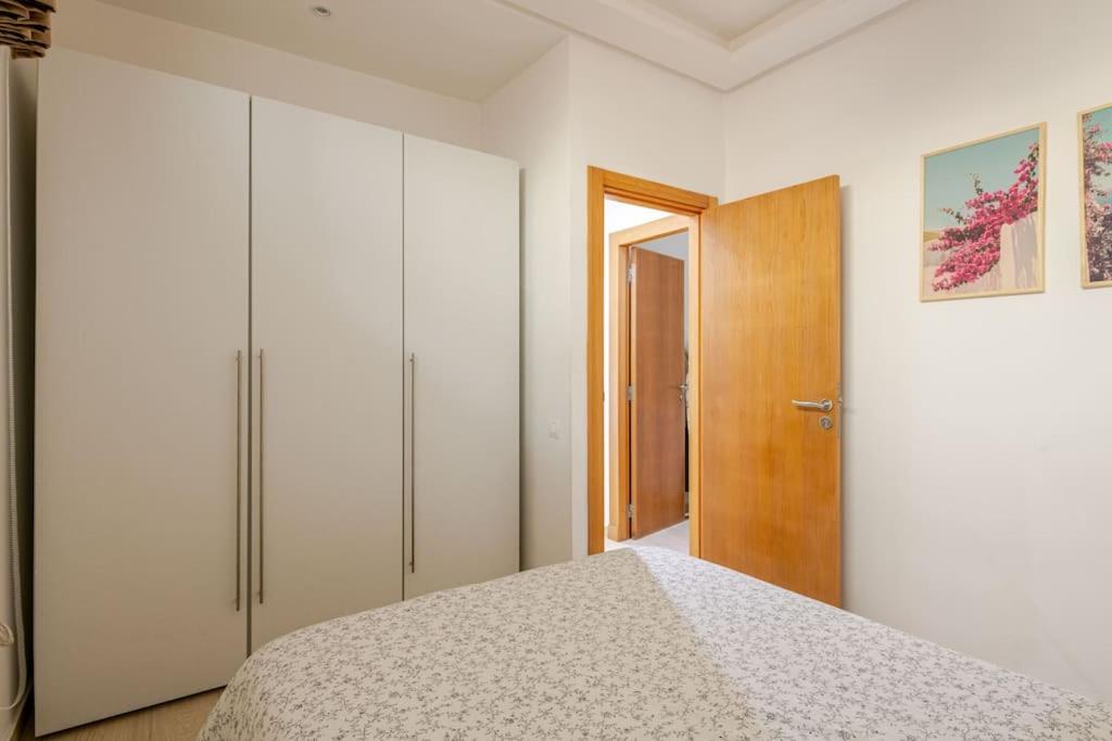 Three-Bedroom House photo 3