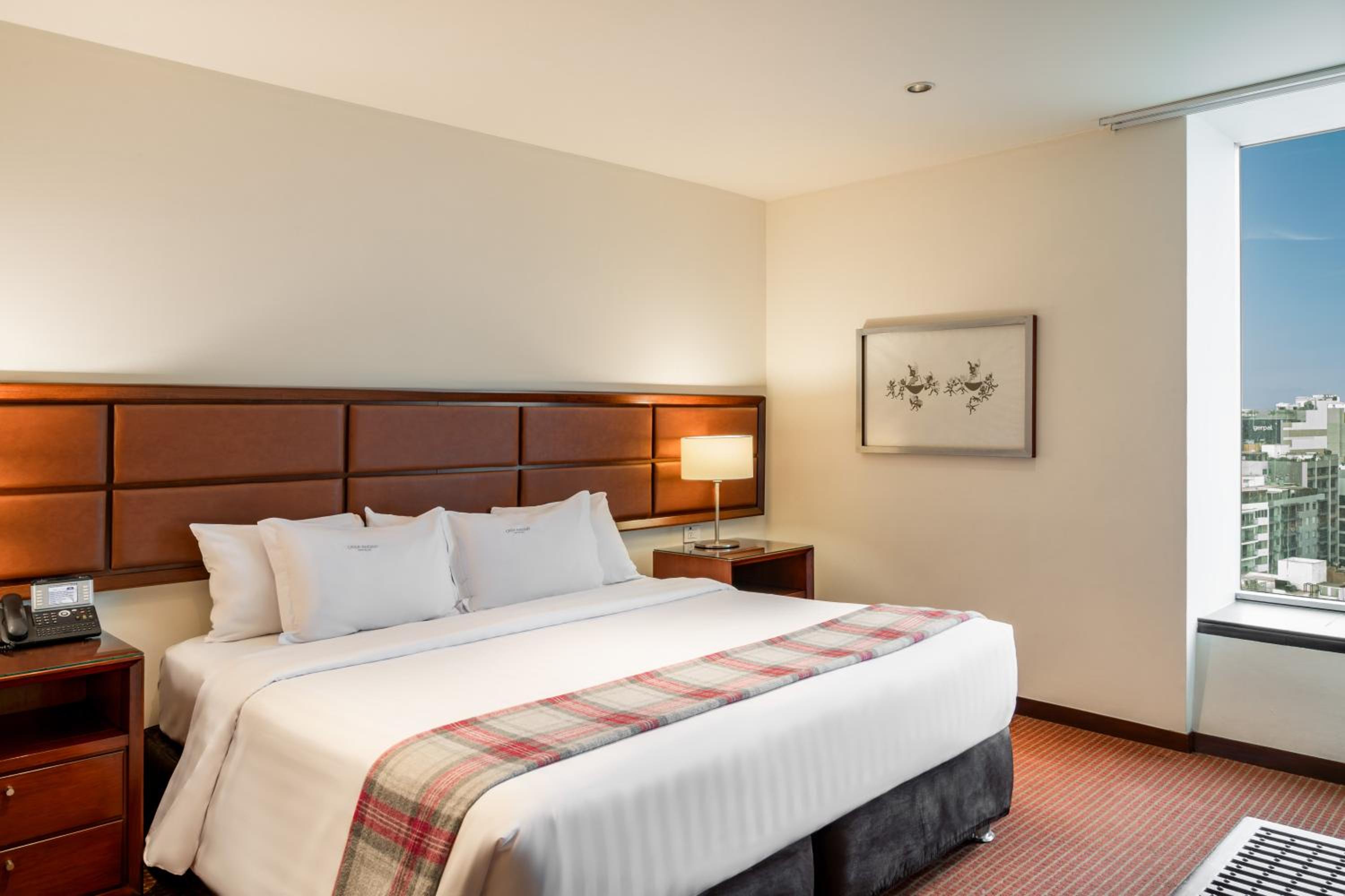 Superior Suite - Photo 4