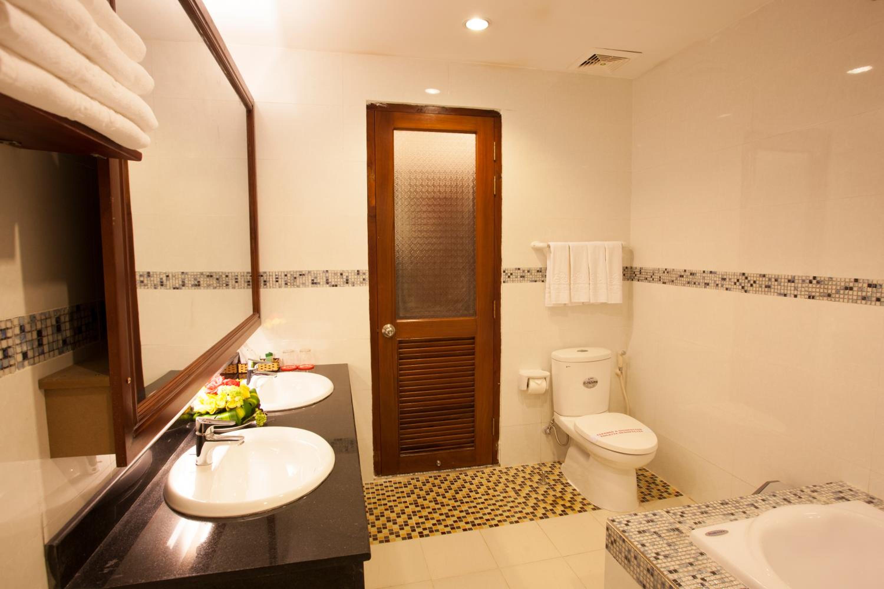 Superior Double Room with Balcony photo 2