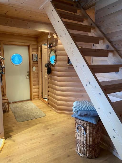 Three-Bedroom House photo 3