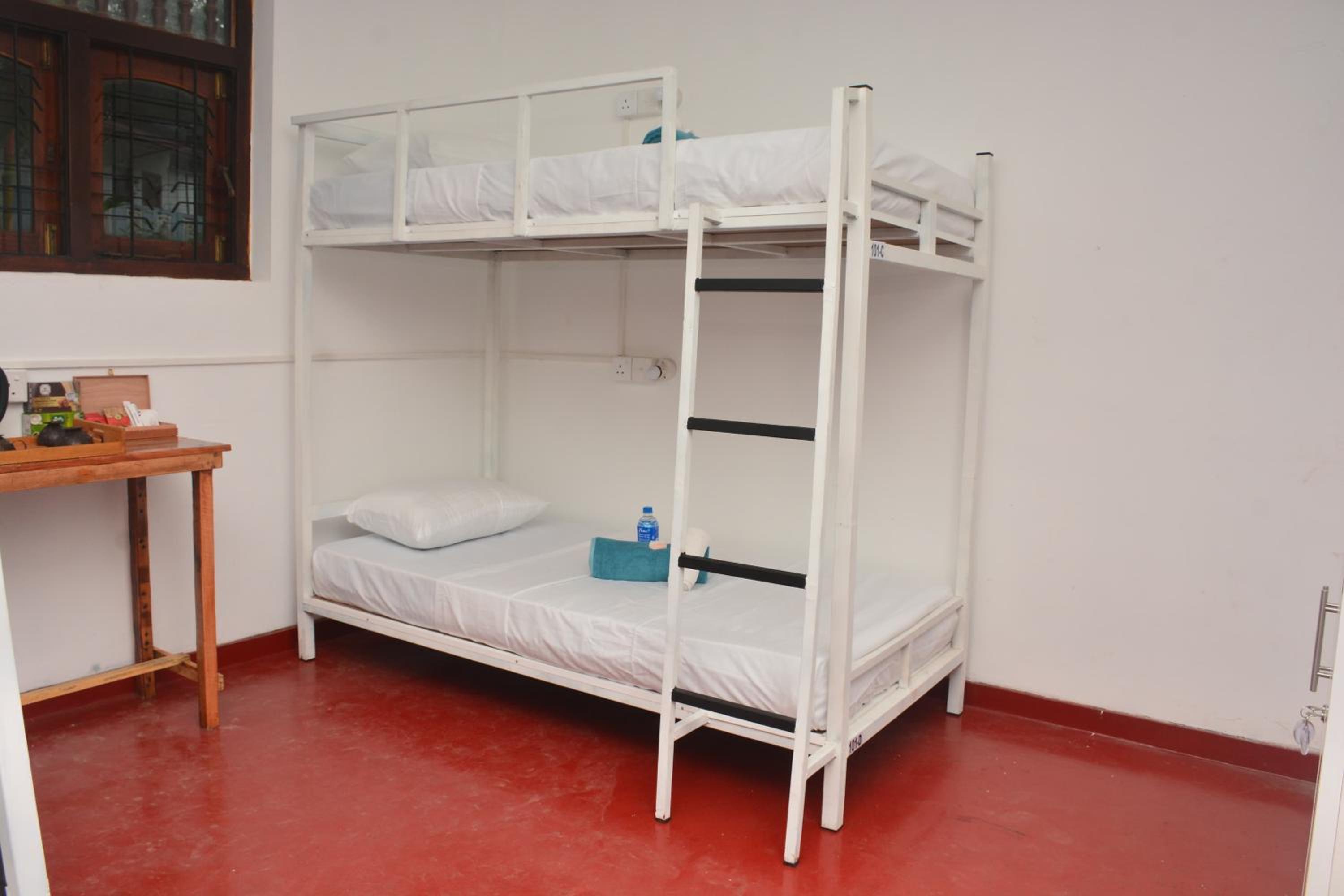 Bed in 4-Bed Mixed Dormitory Room photo 1