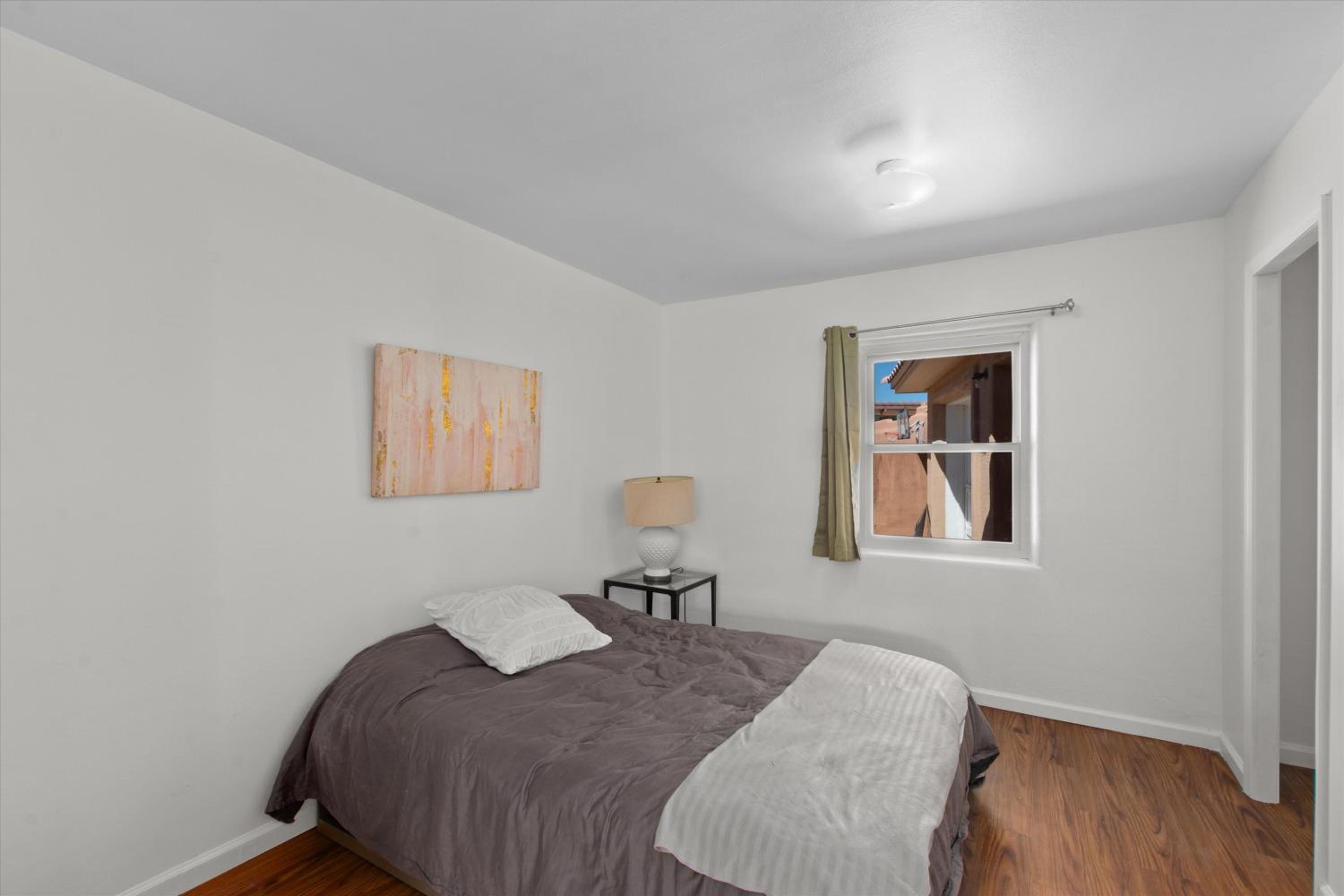 Seven-Bedroom House photo 1