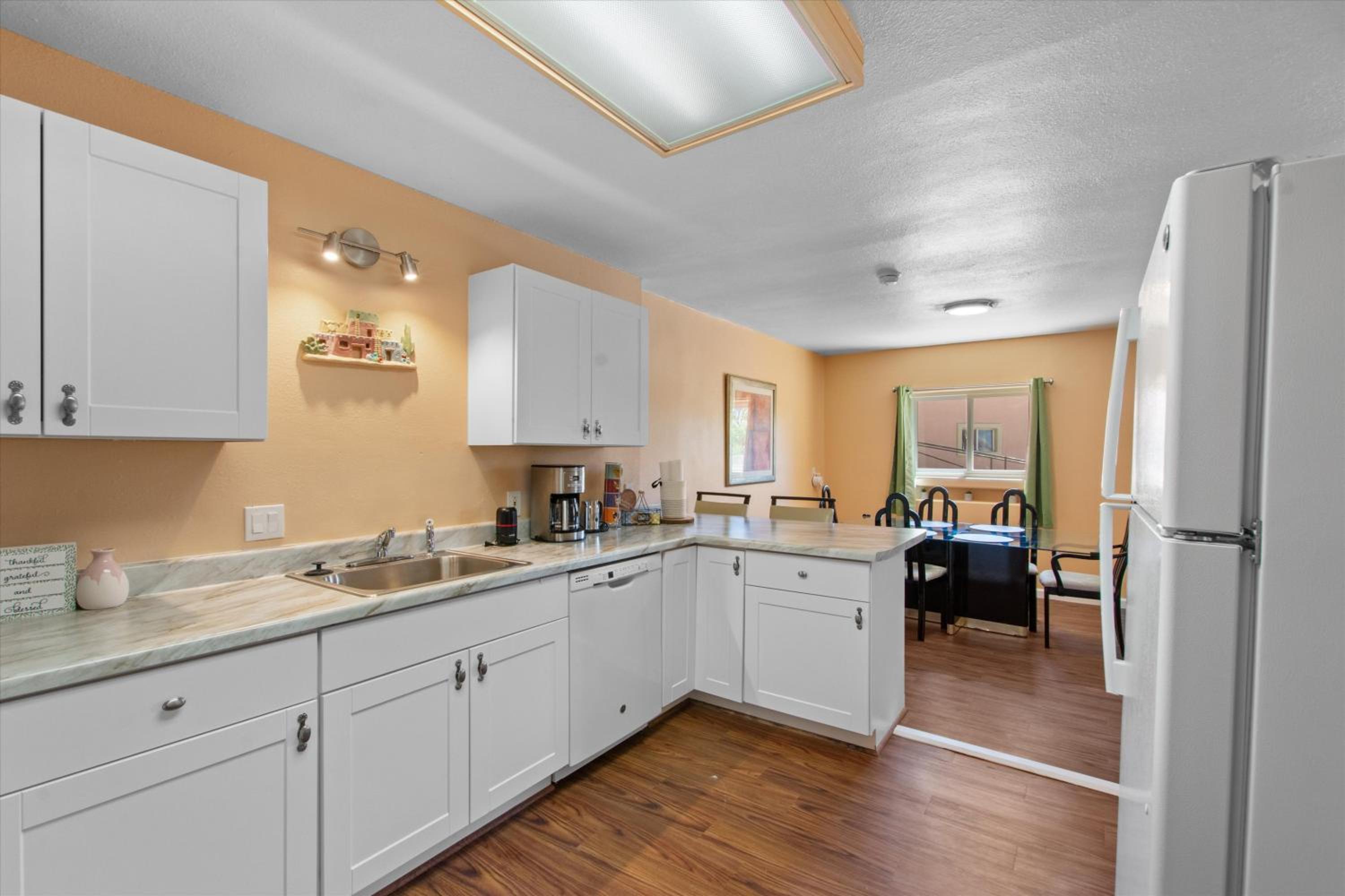 Three-Bedroom House photo 3