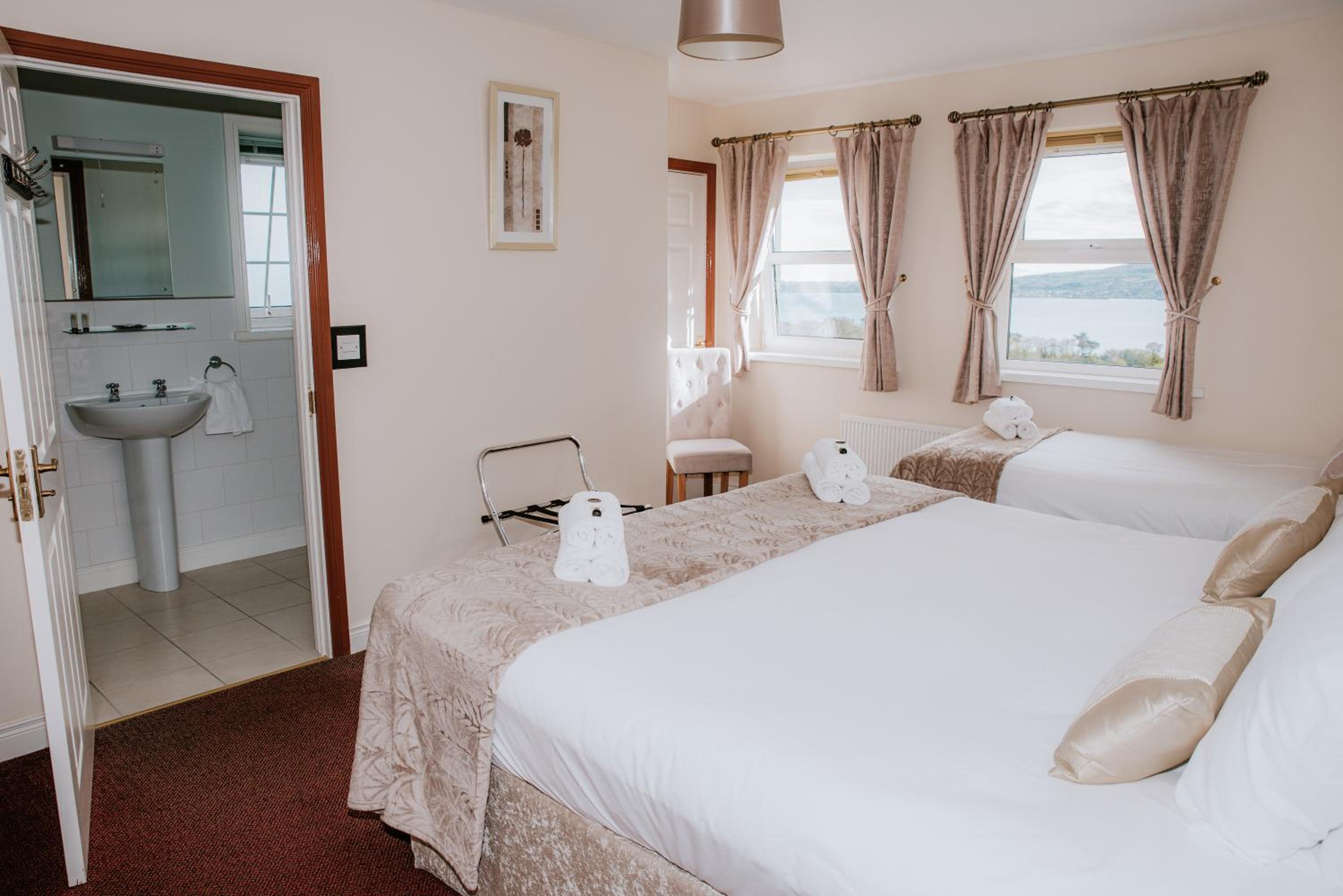 Double or Twin Room with Sea View