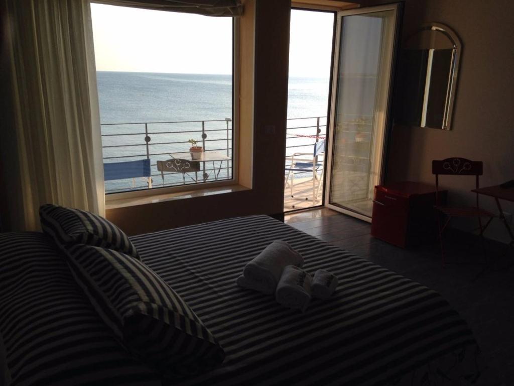 Superior Triple Room with Sea View